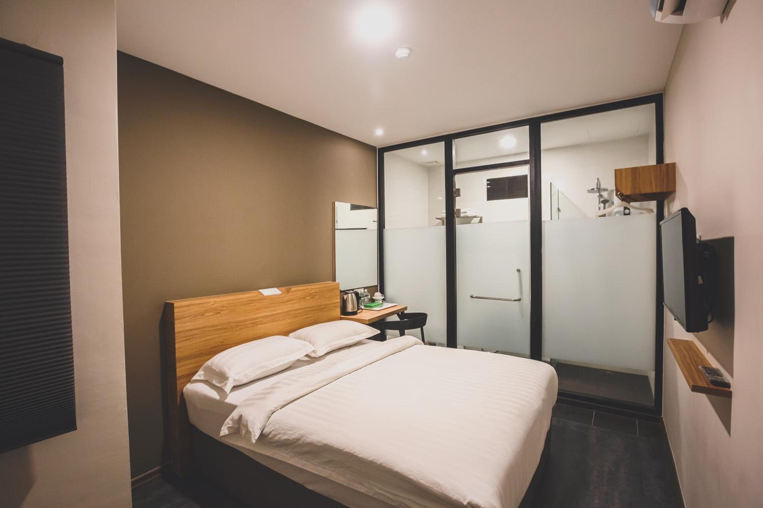 Standard Double Suite