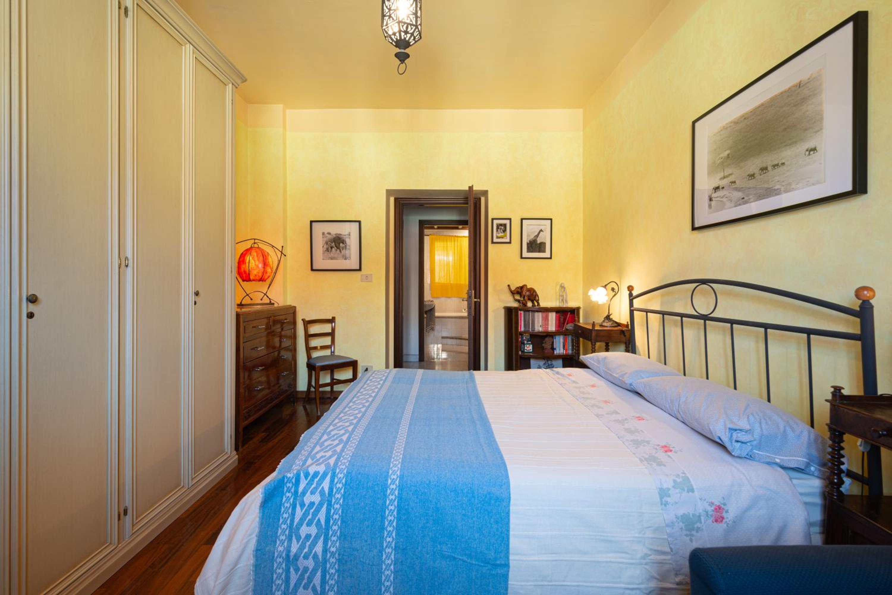 Two-Bedroom Apartment - Photo 38