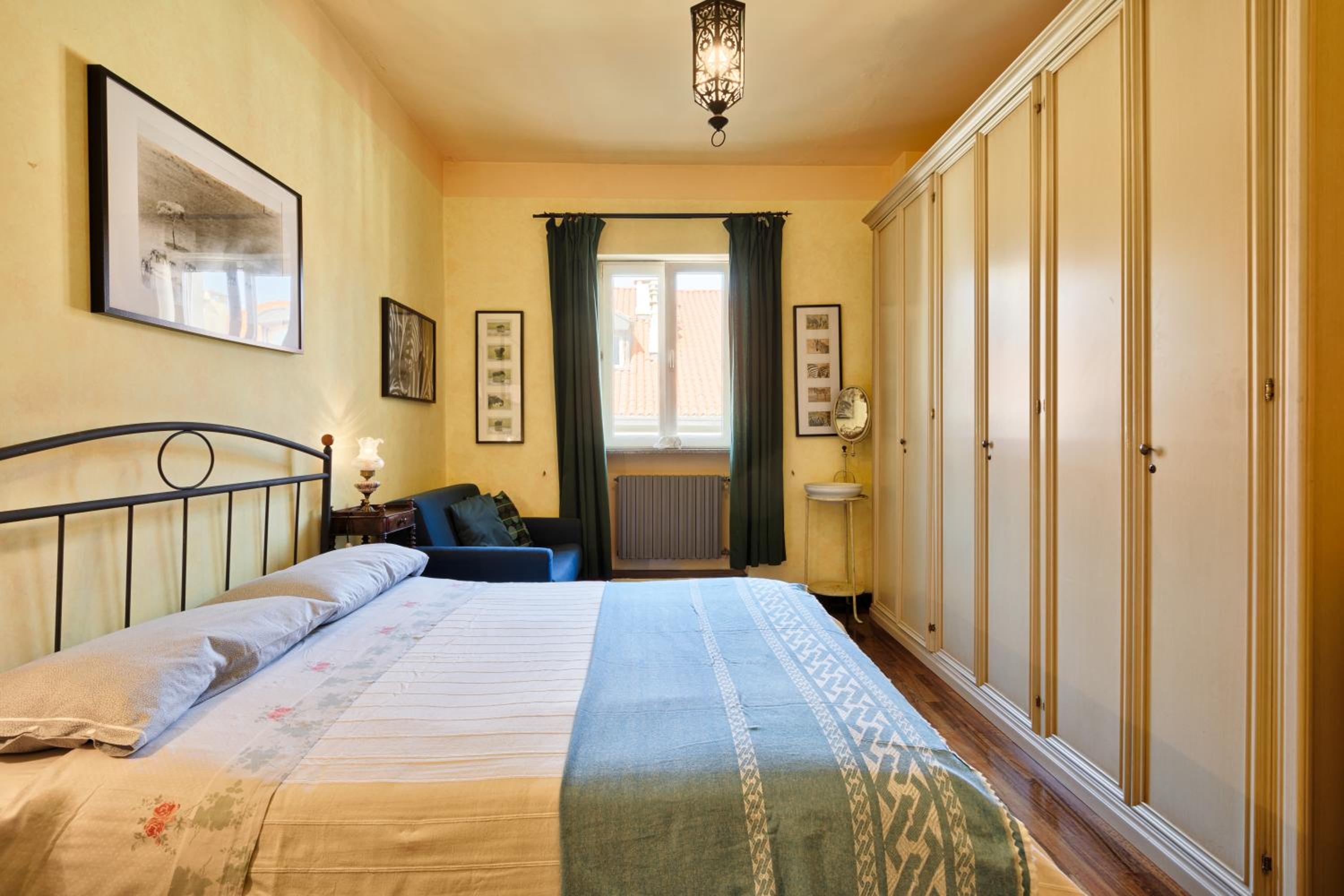 Two-Bedroom Apartment - Photo 37