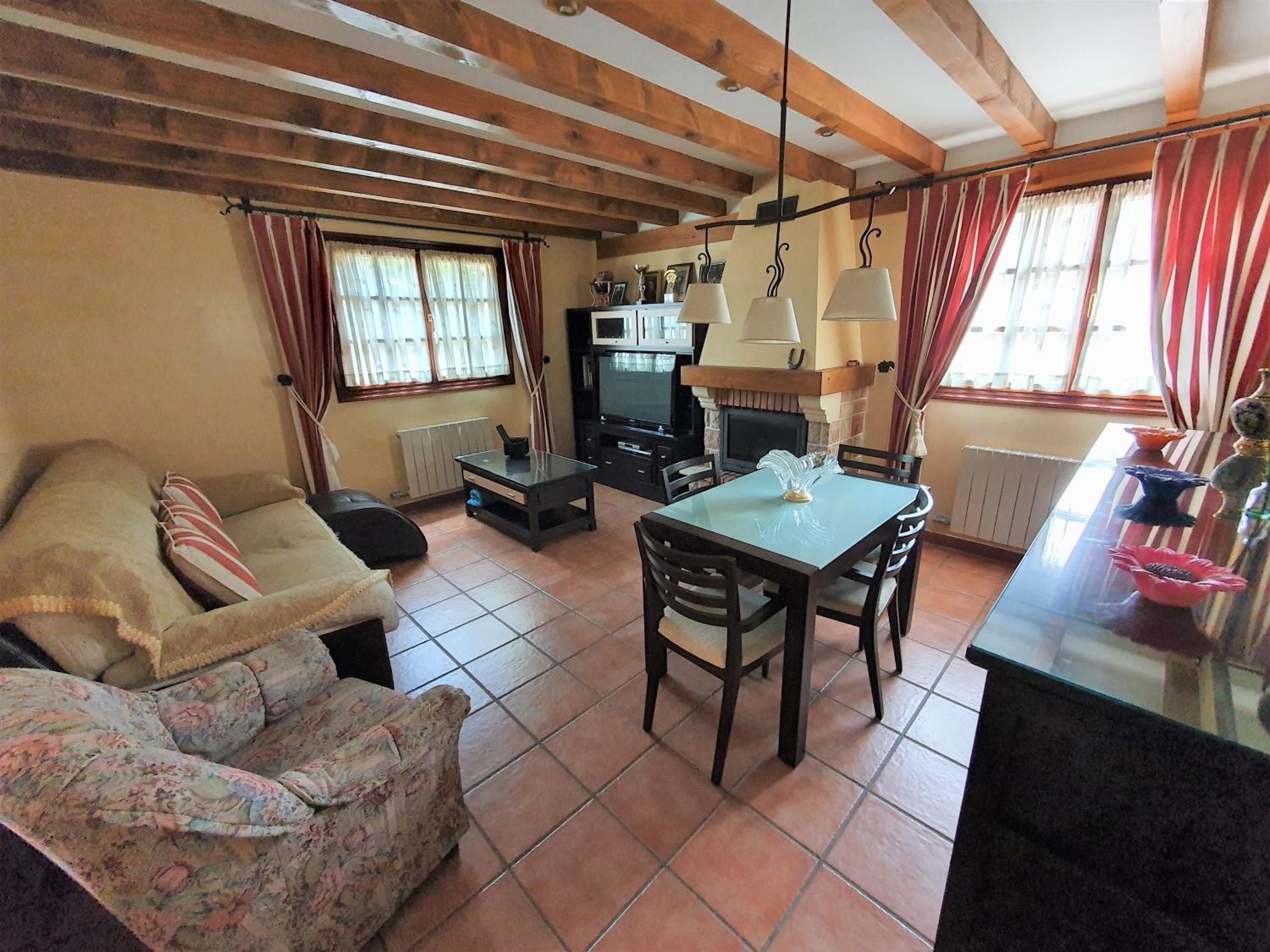 Four-Bedroom House photo 3