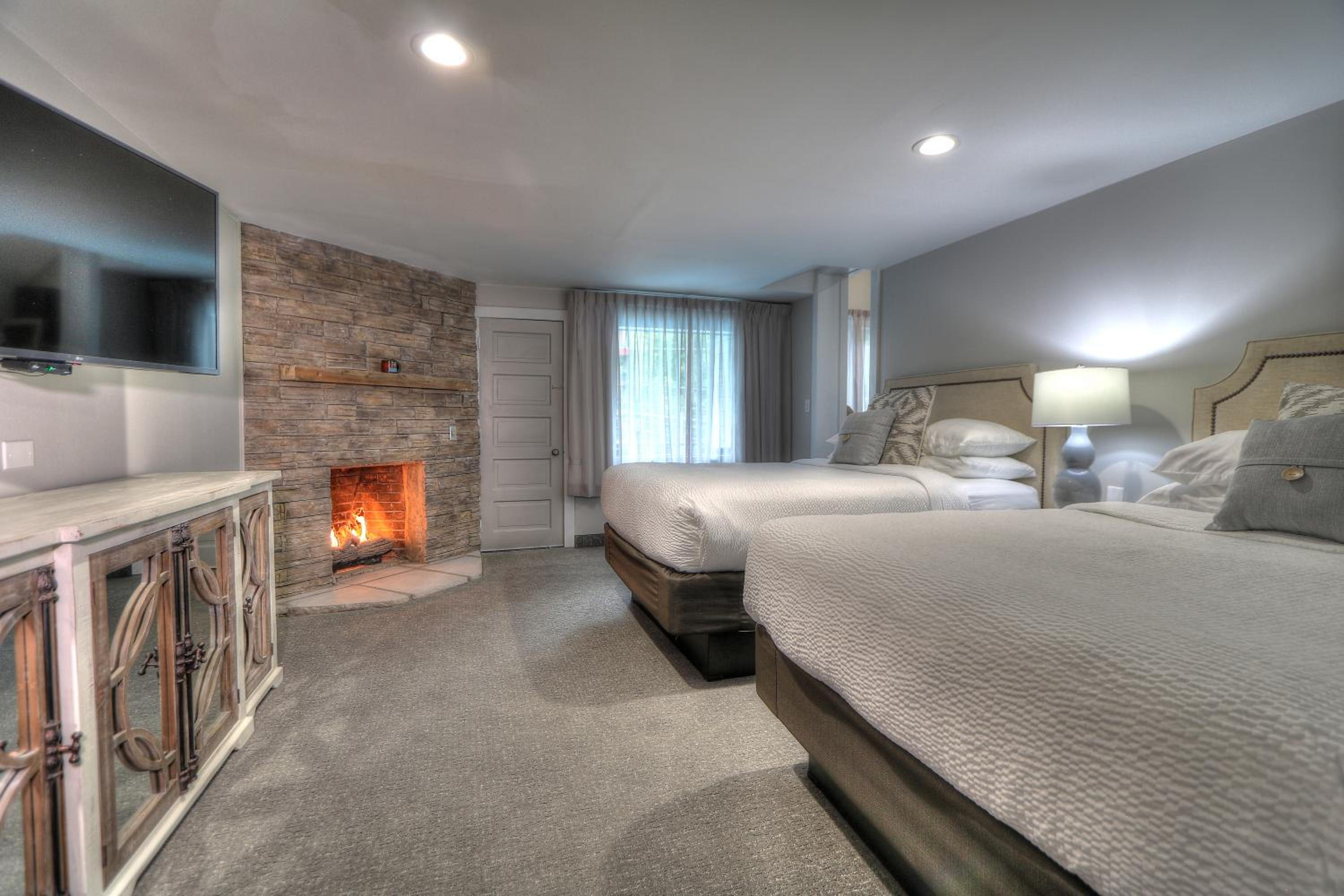 Deluxe Family Suite photo 3