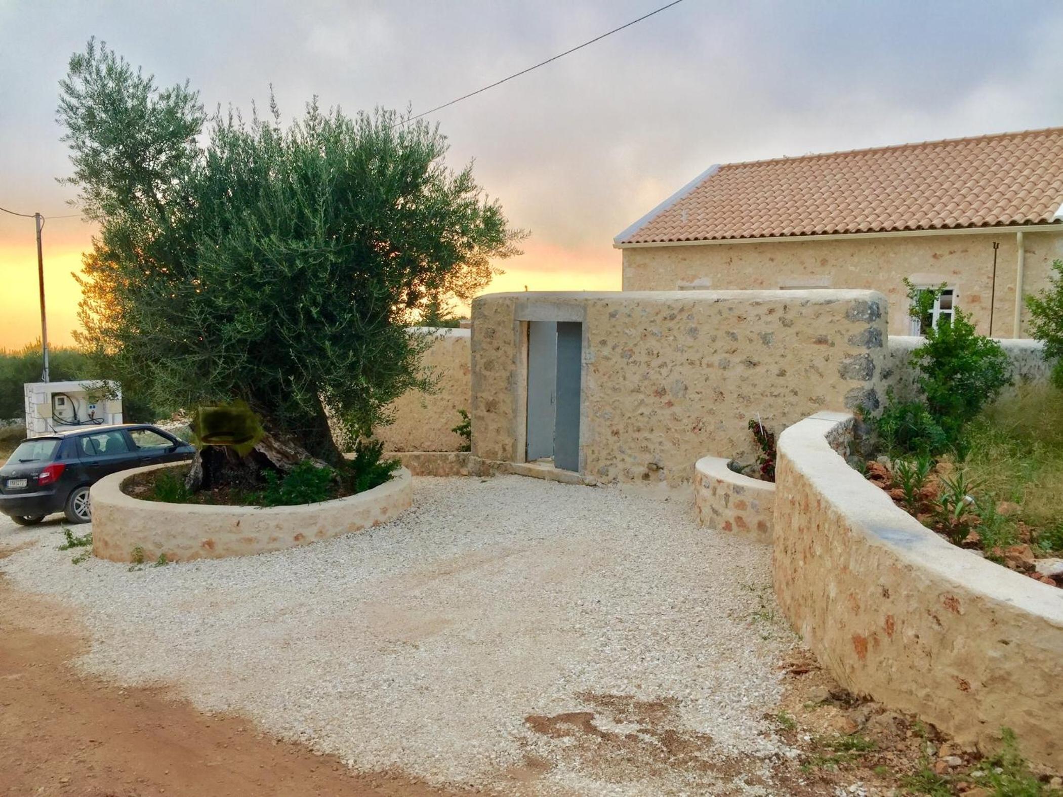 Three-Bedroom Villa photo 2