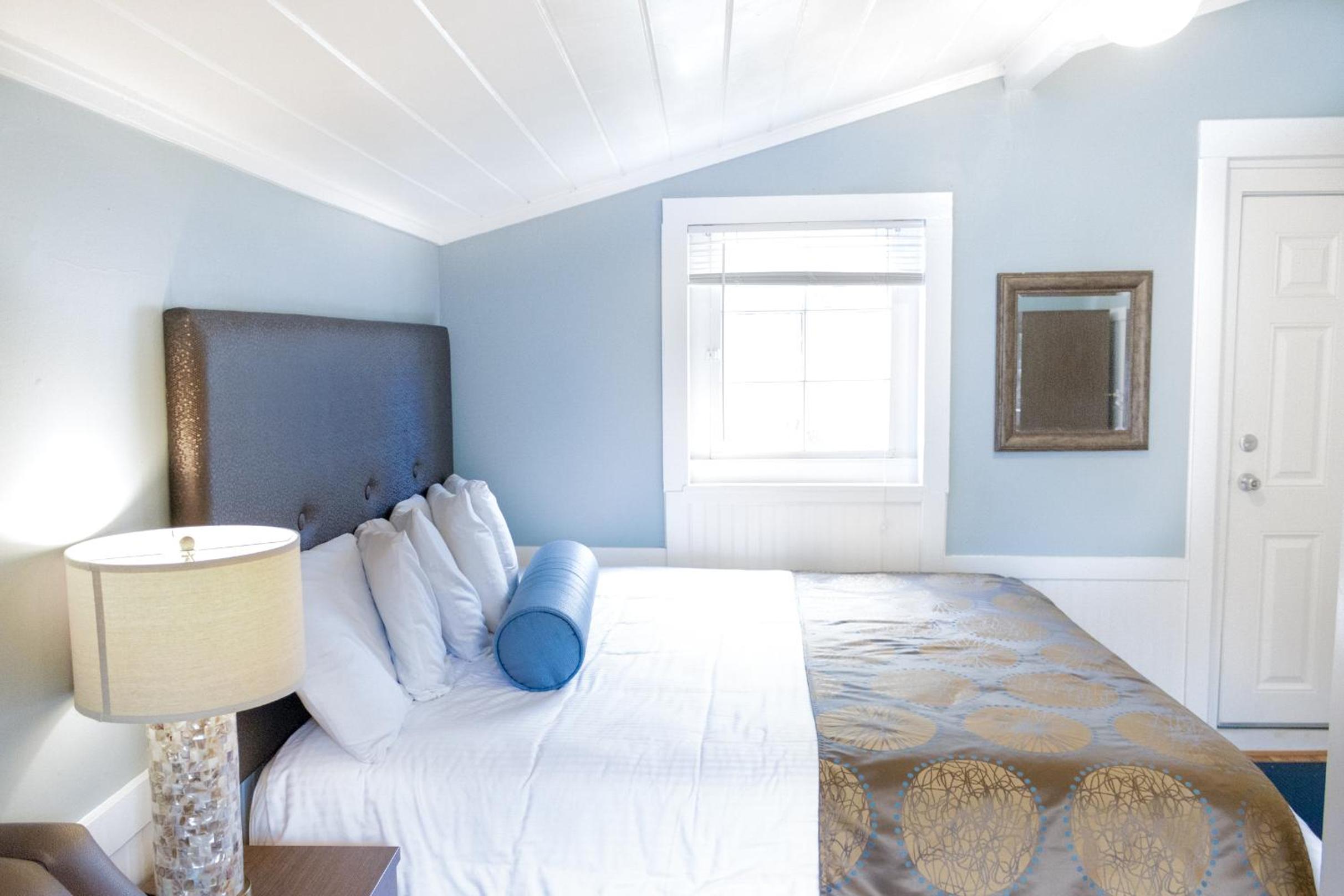  Beachcomber Cottage (6), Deluxe Family Cottage - Pet Friendly photo 1