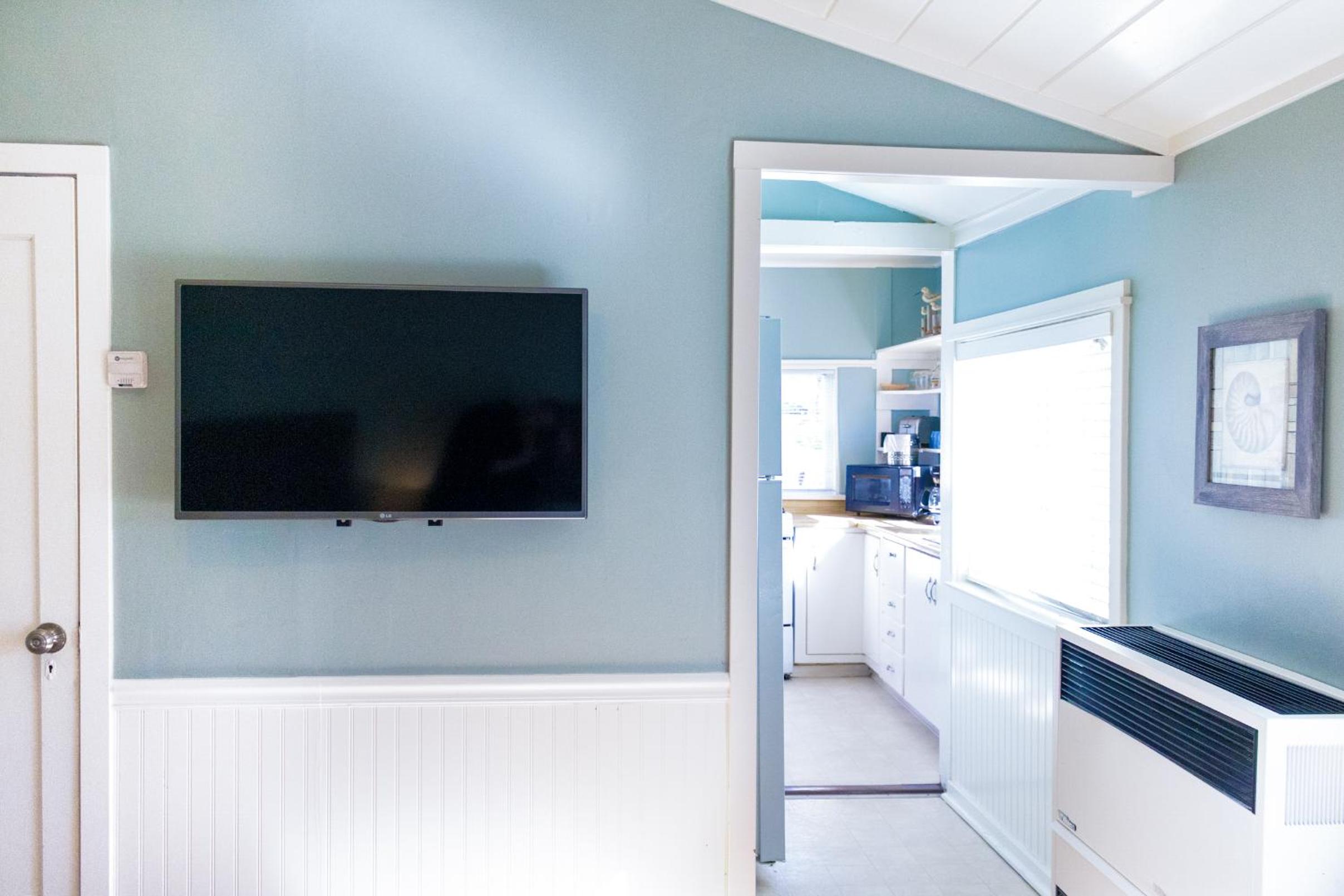 Beachcomber Cottage (6), Deluxe Family Cottage - Pet Friendly photo 3