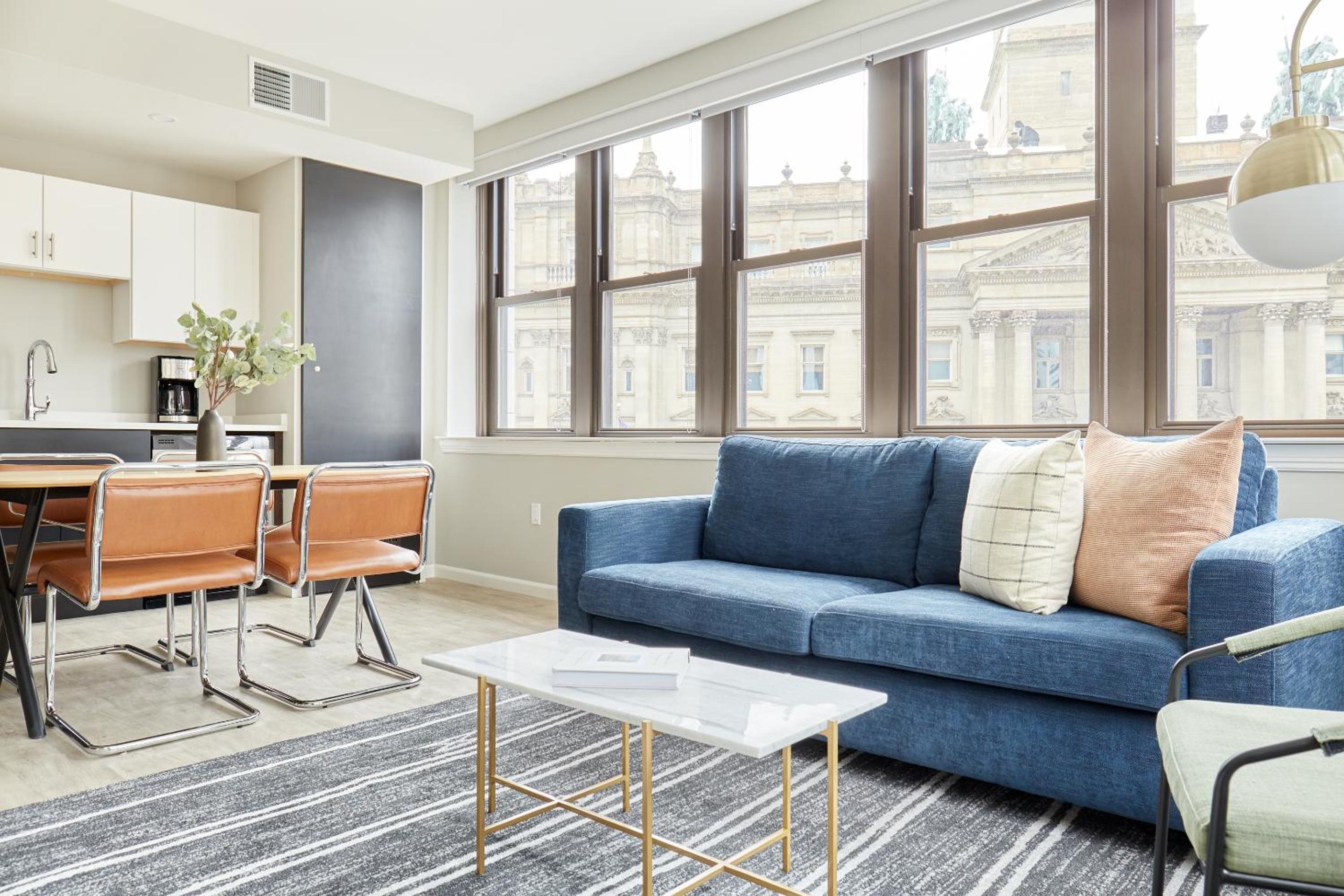 Two-Bedroom Apartment - Self Check-in with Virtual Front Desk photo 3