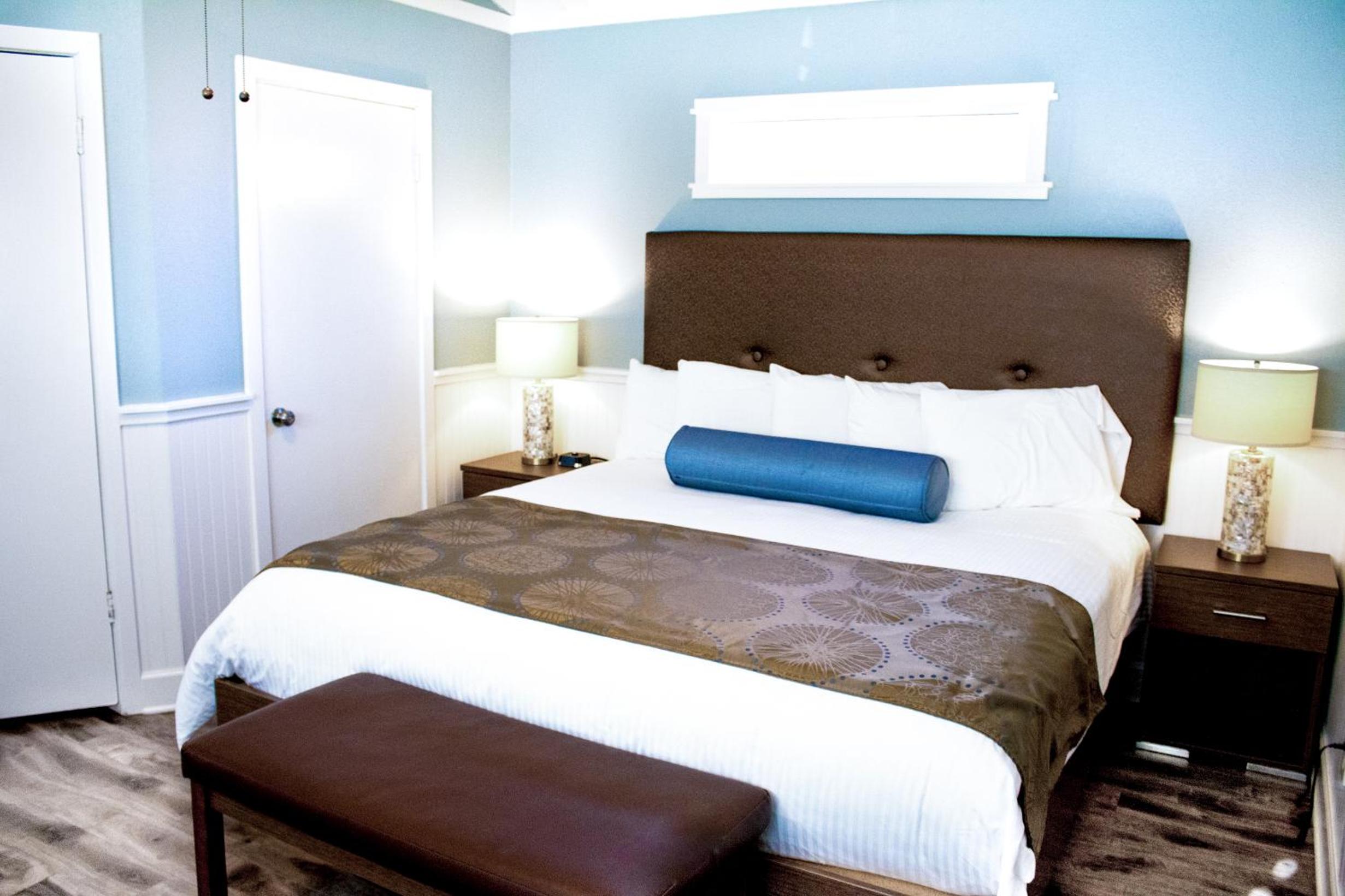 Sea Star Room (9), Deluxe II King - Pet Friendly - Photo 1