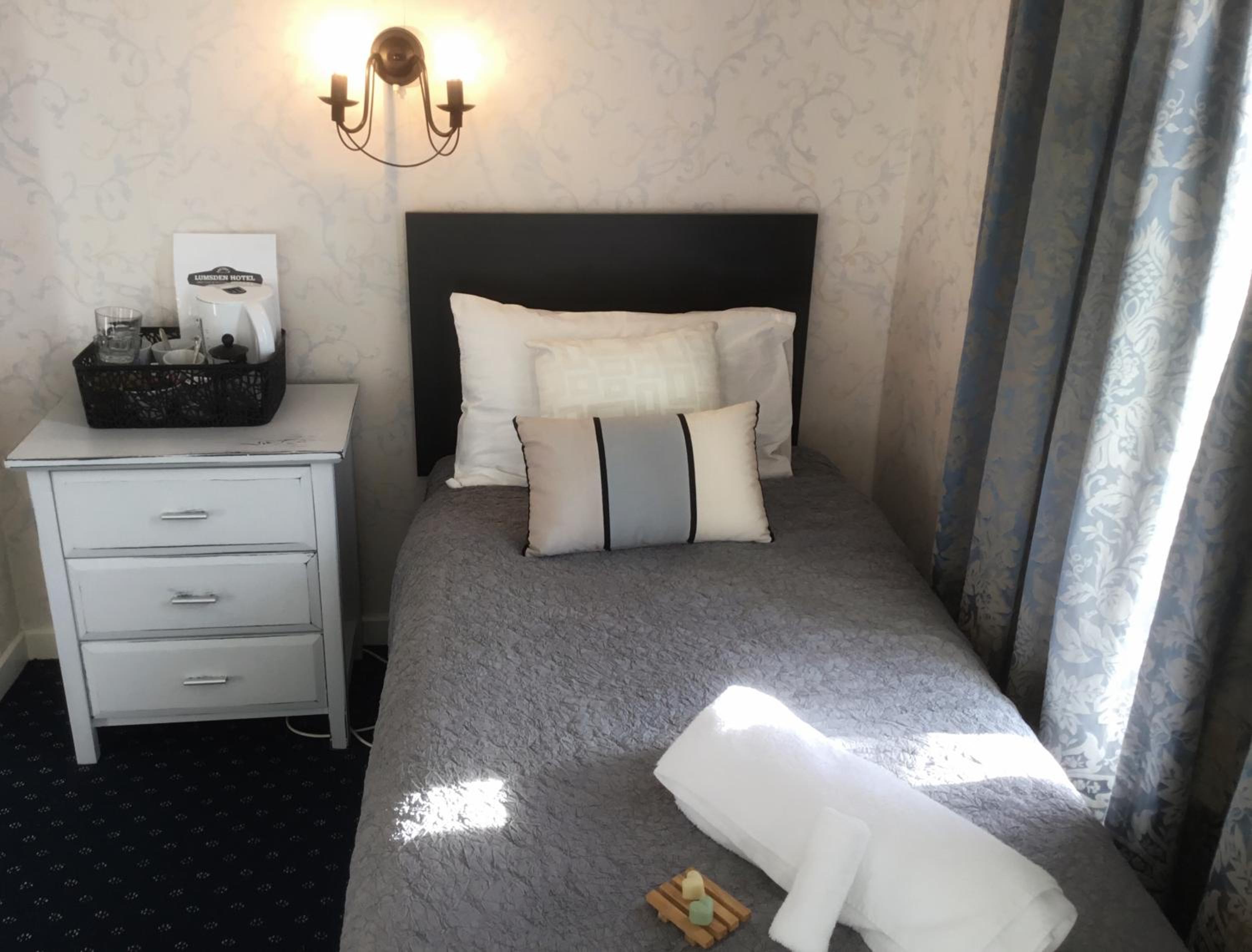 Triple Room with Private Bathroom - Photo 12