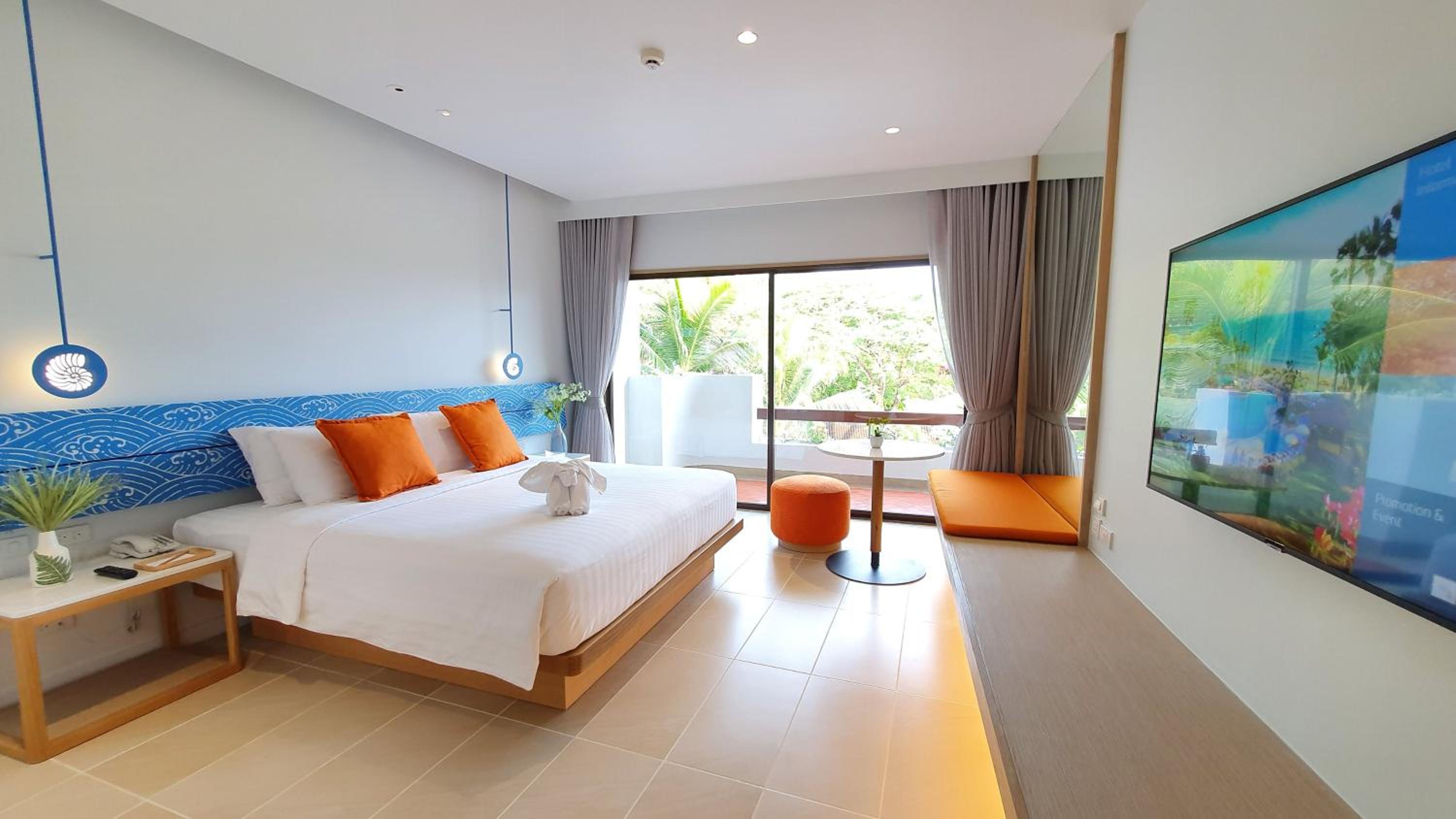 Premier King Room With Garden View - Photo 11
