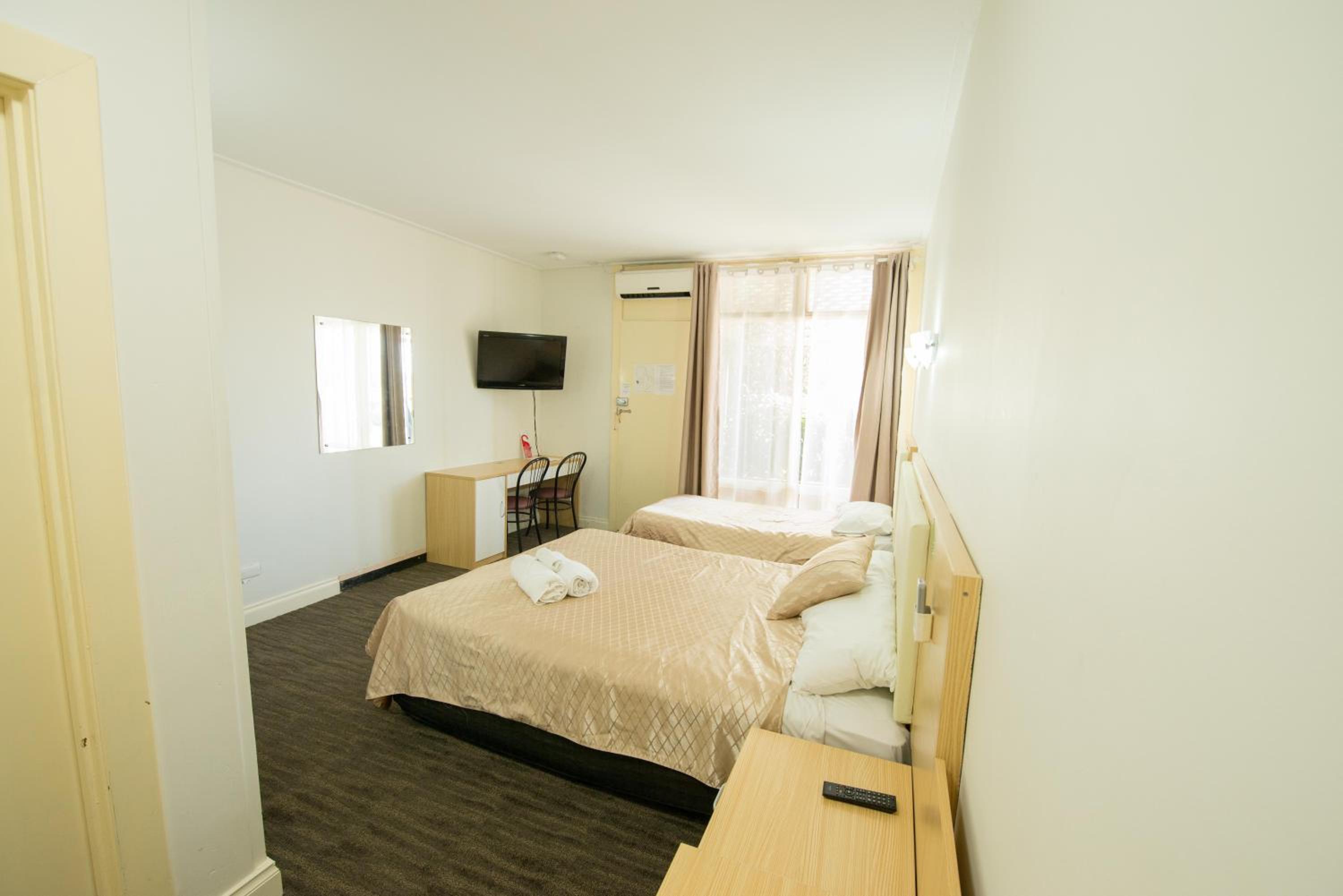 Deluxe Twin Room - Photo 3