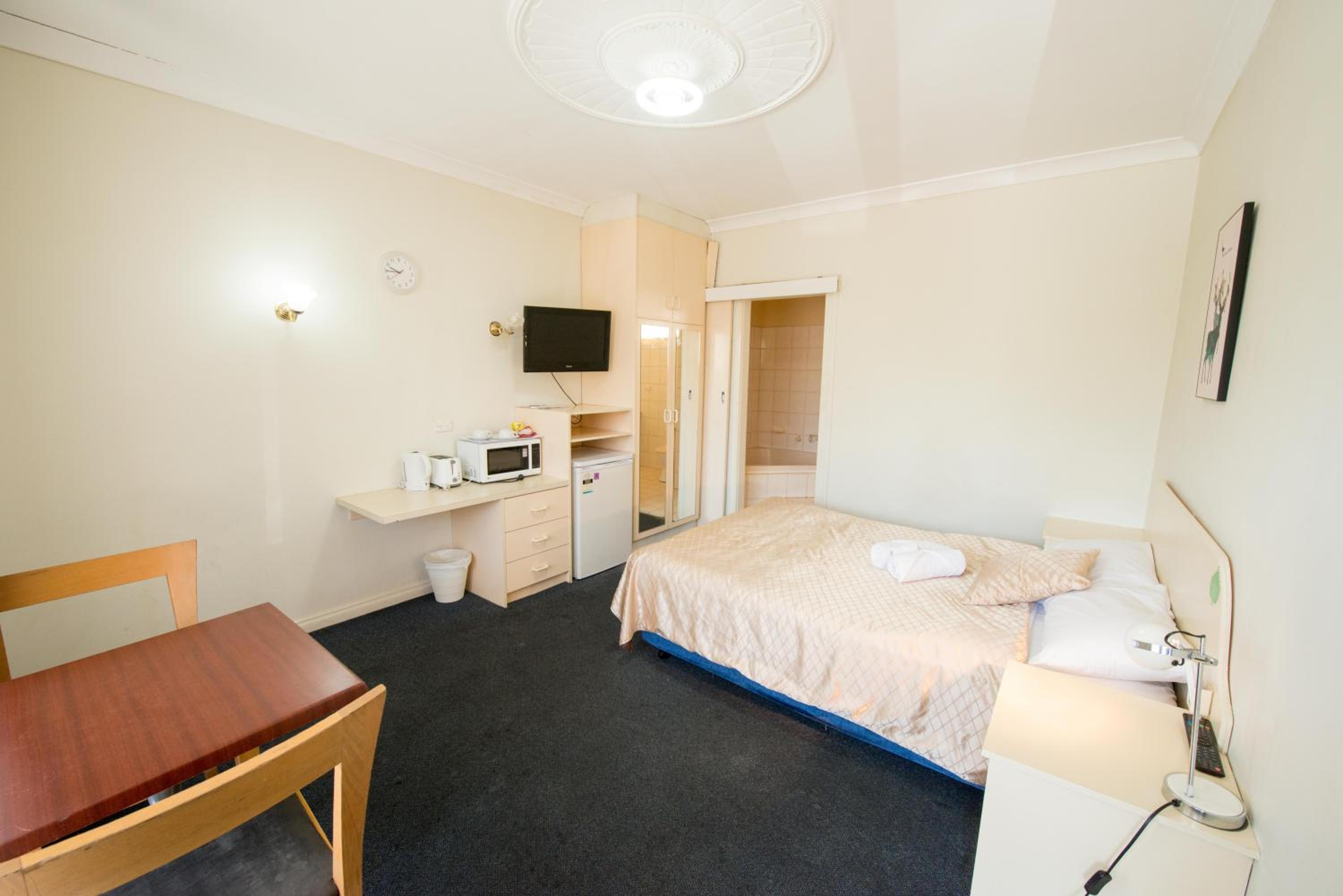 Standard  Queen Spa Room - Photo 3