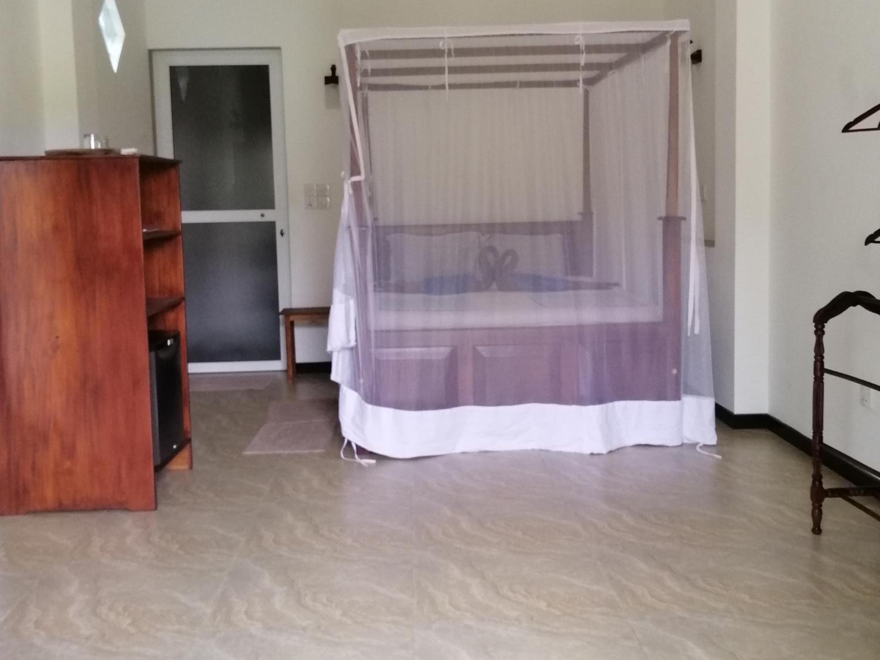 Queen Room with Garden View