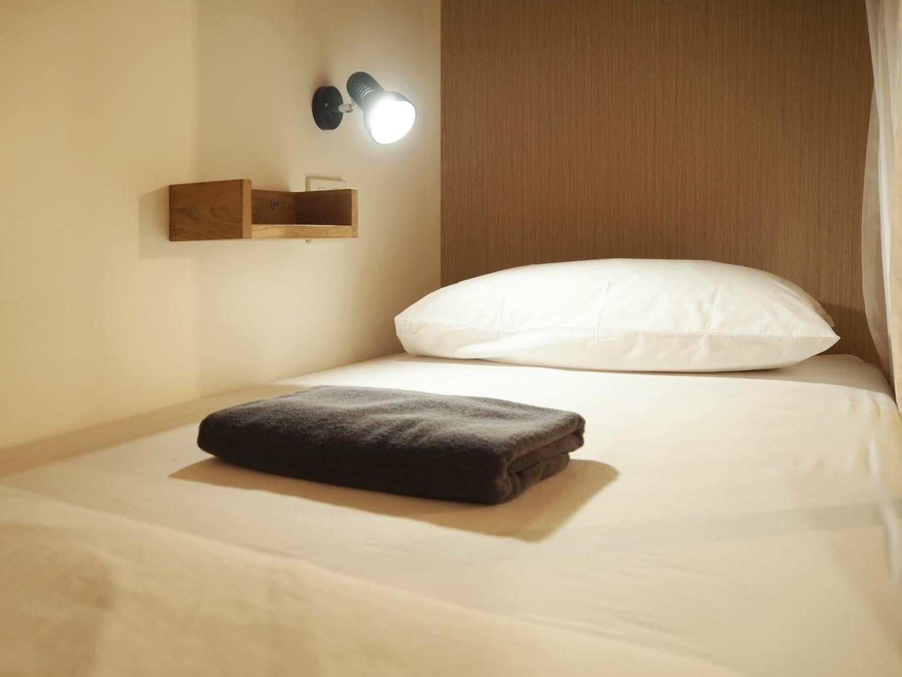 Bed in 5-Bed Female Dormitory Room photo 3