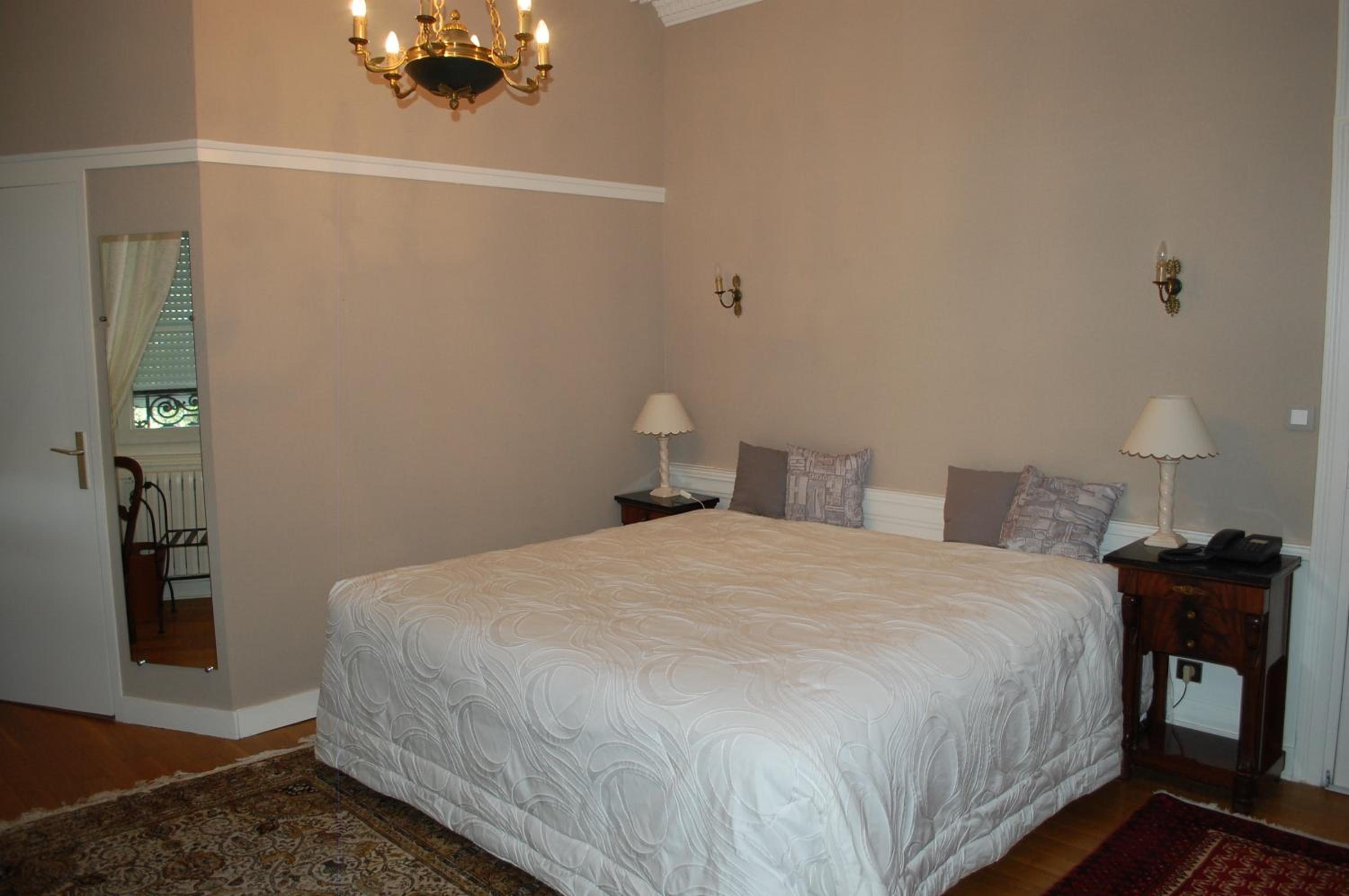 Double Room - Photo 5
