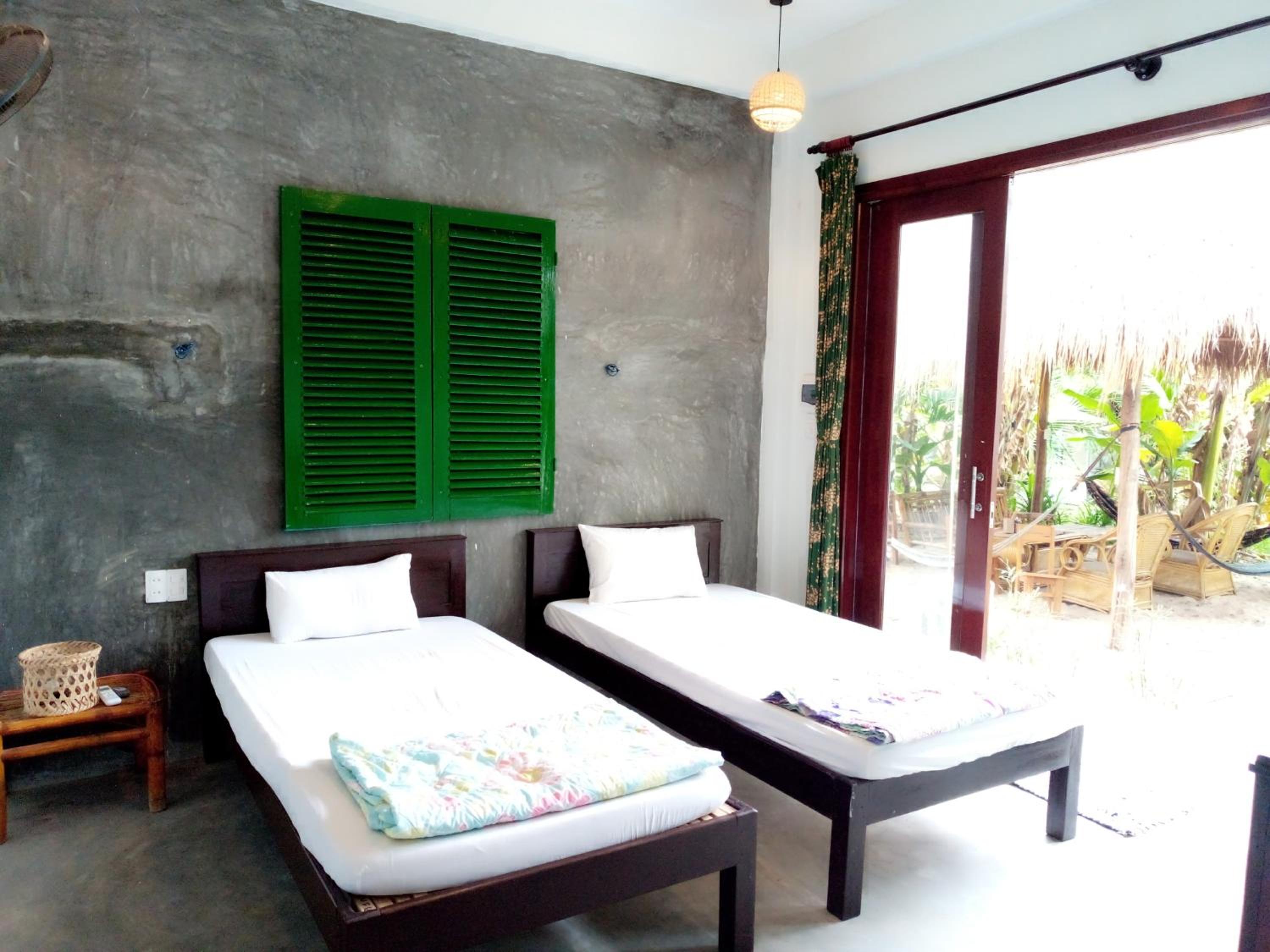 Standard Twin Room with Garden View