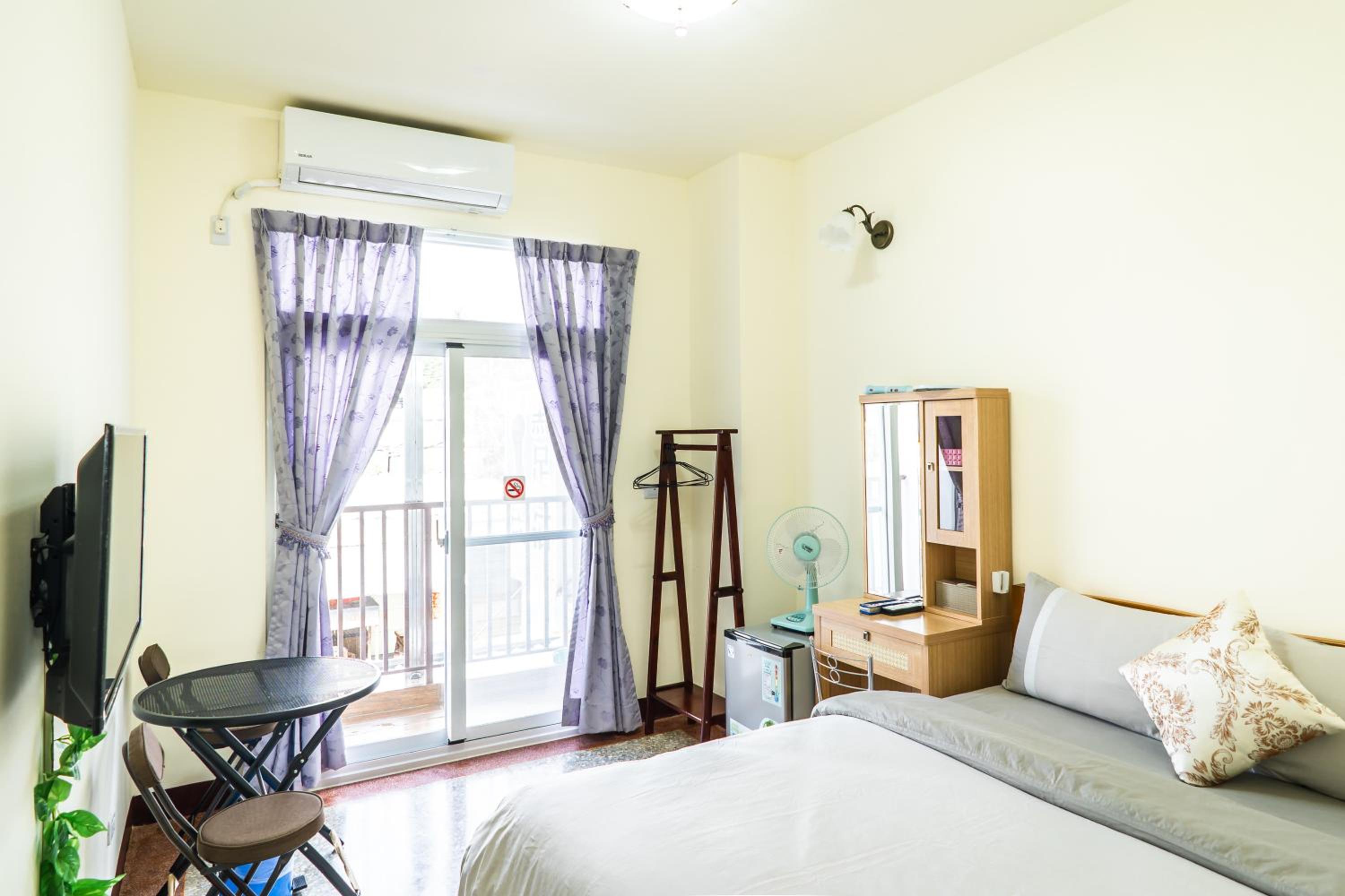 Queen Room with Balcony