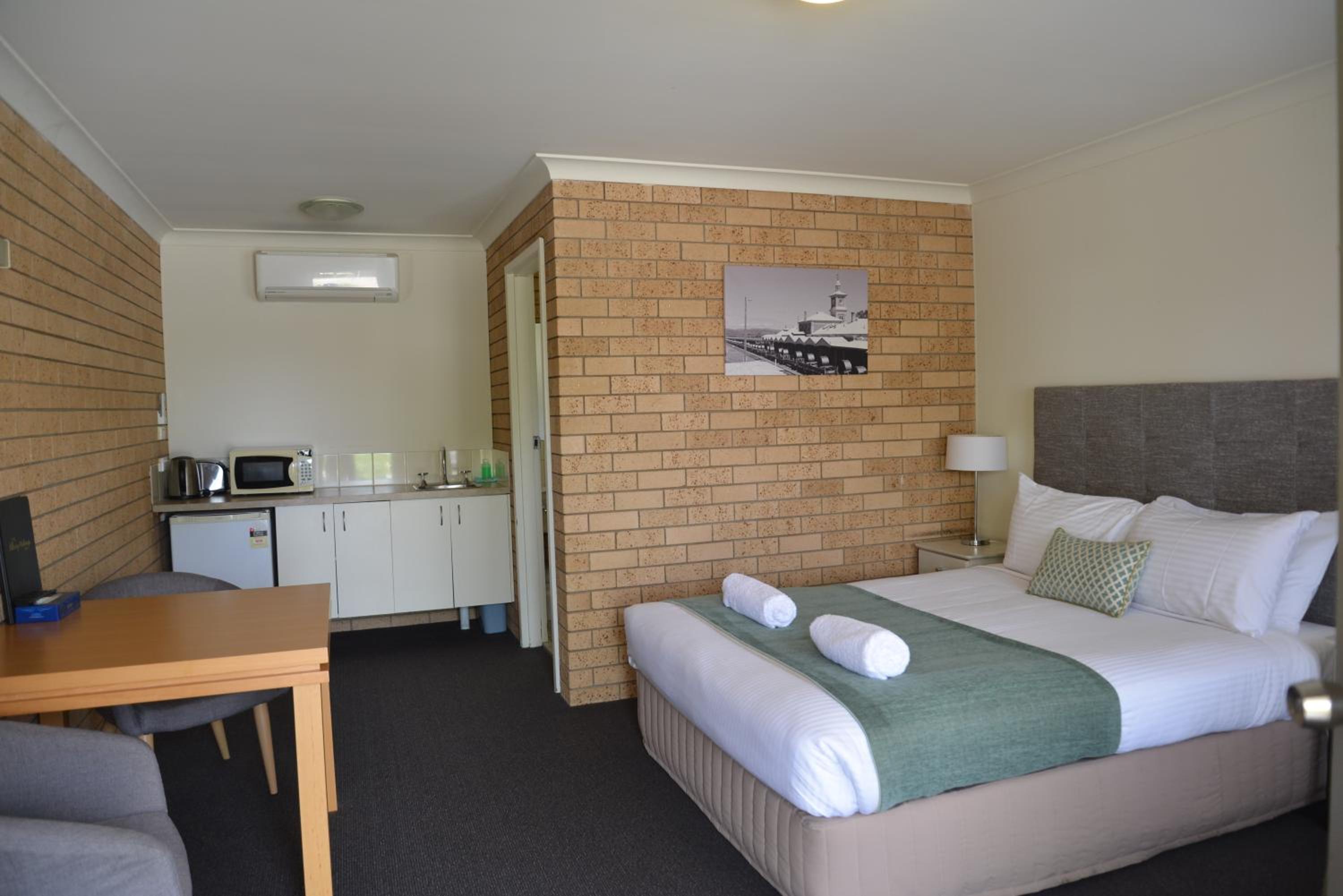 Queen Room photo 3