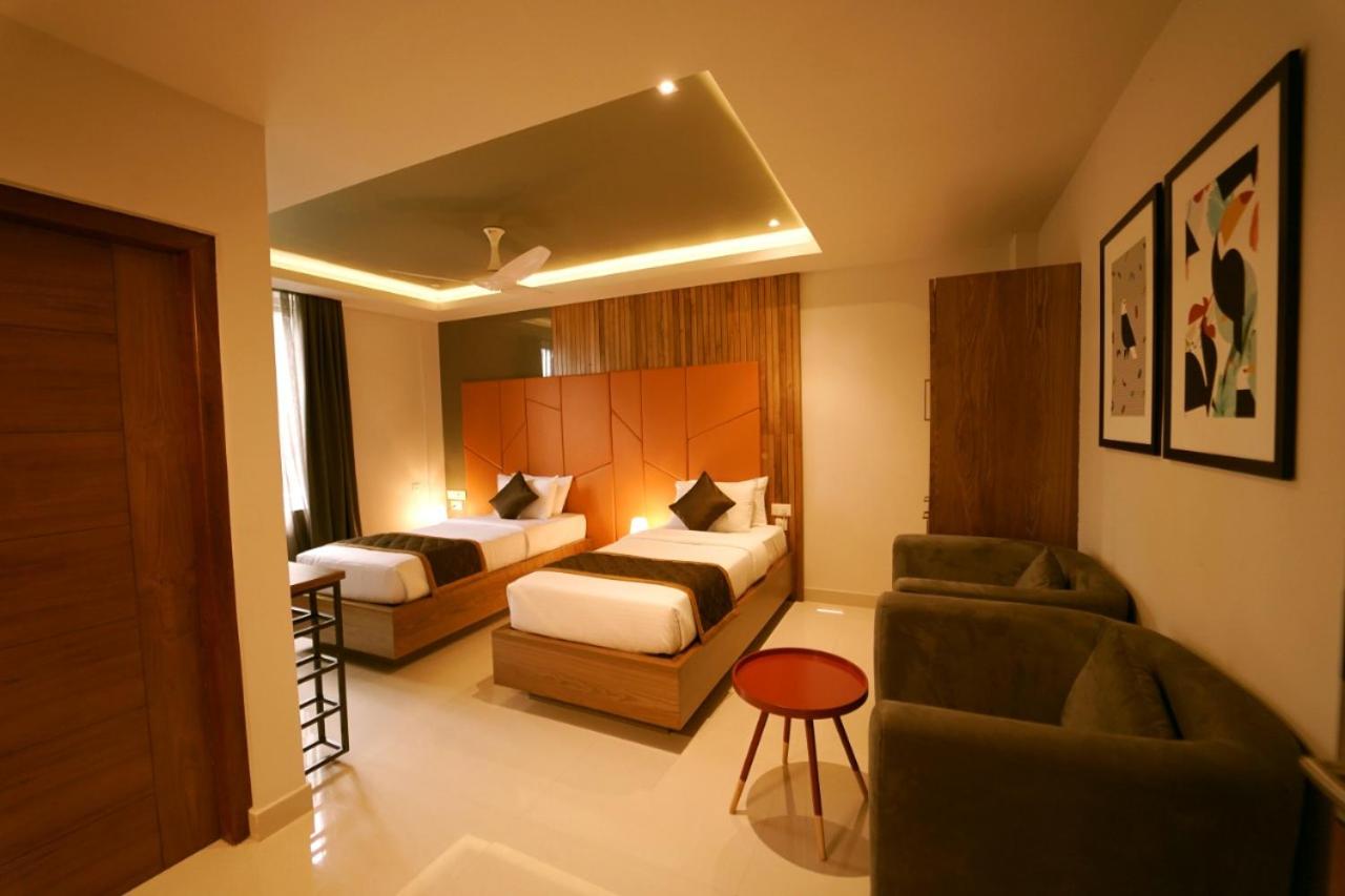 Deluxe Double or Twin Room photo 2