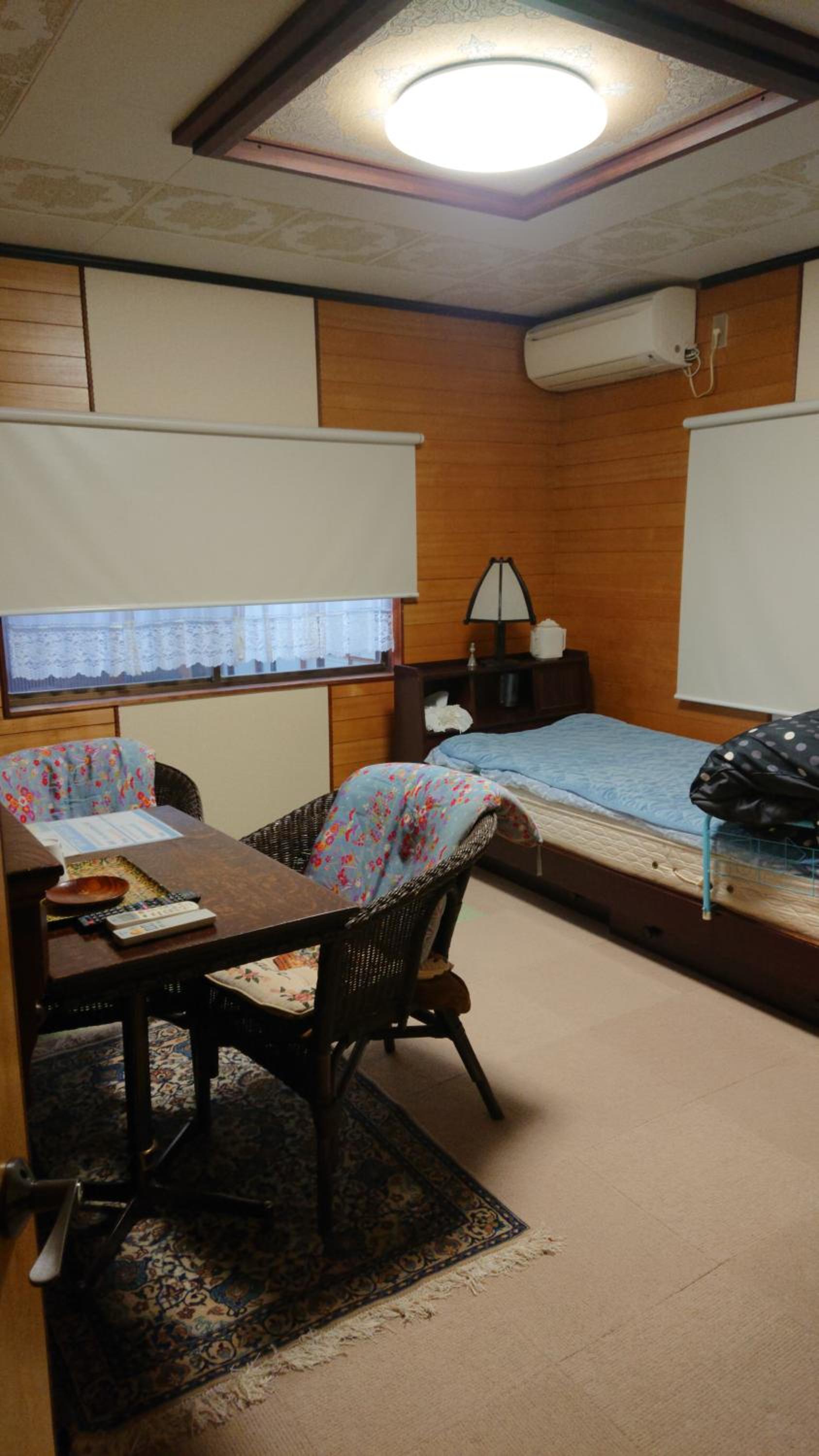 Small Twin Room - Photo 1