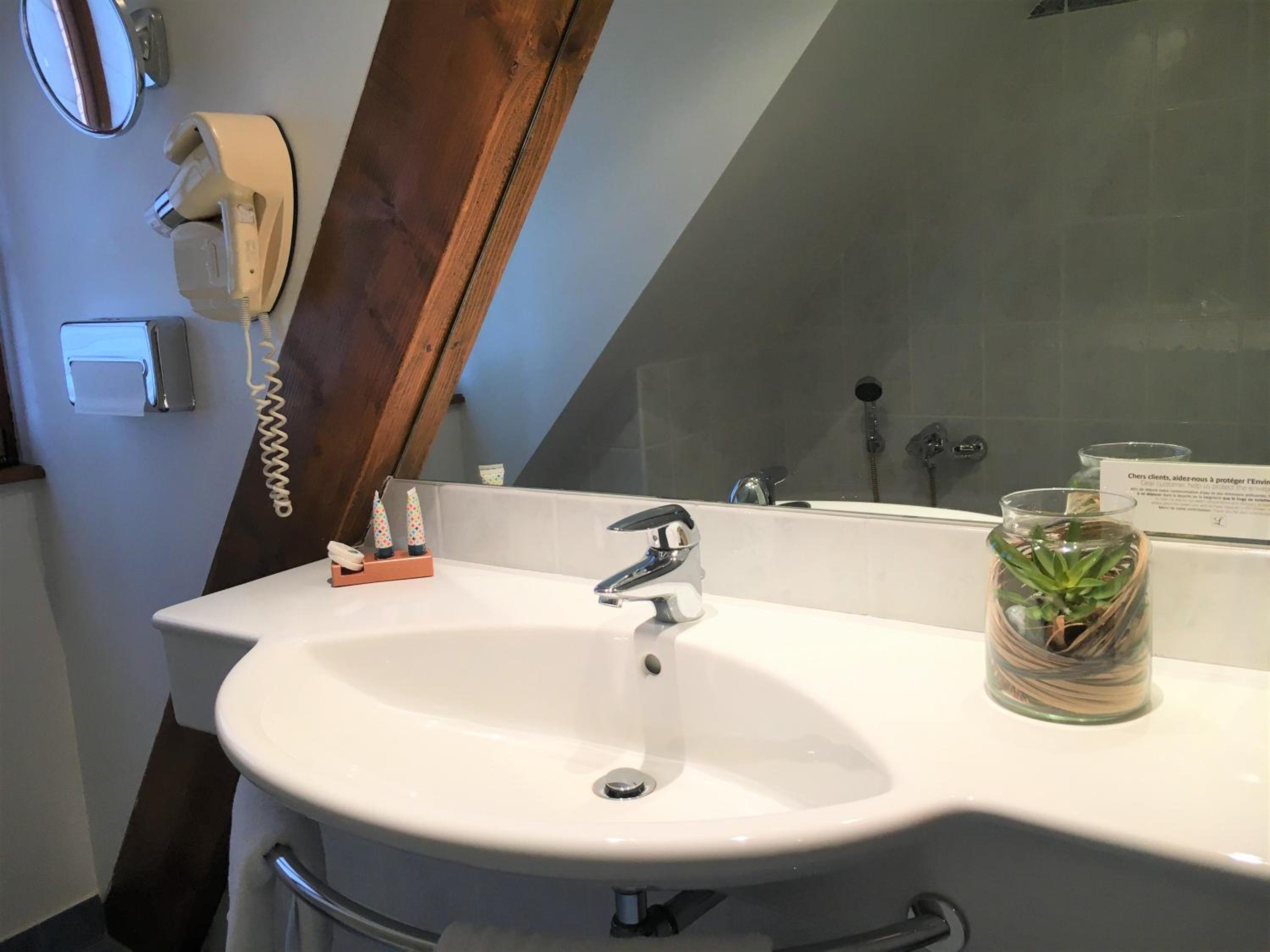 Suite - Photo 5