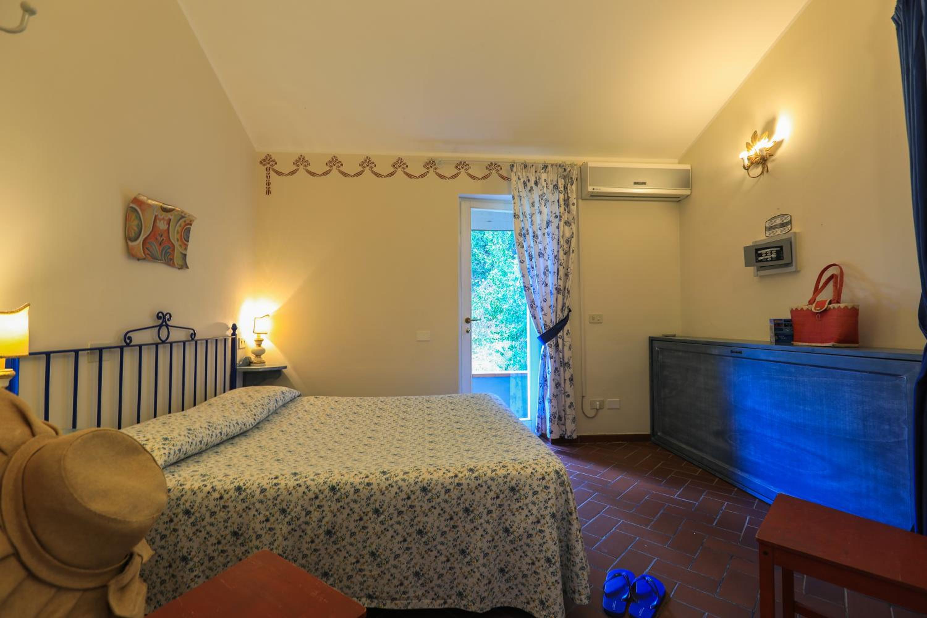 Two-Bedroom Apartment (6 Adults) photo 3