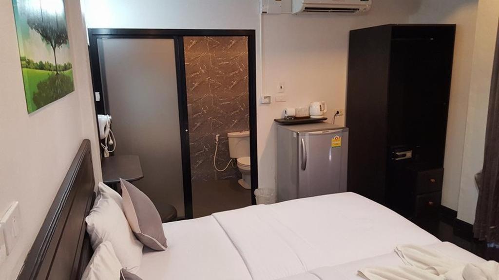 Deluxe Double Room with Sea View - Photo 3