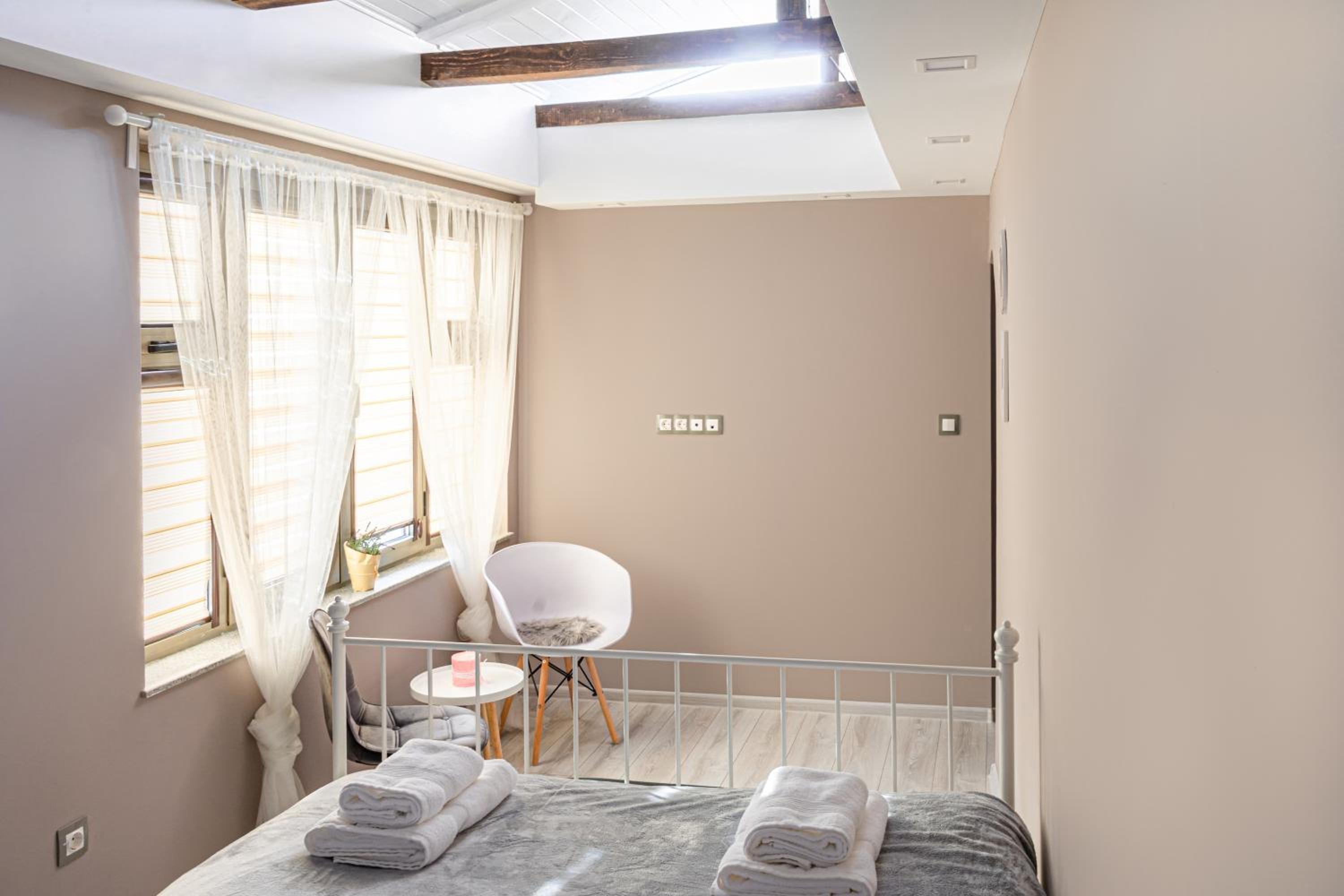 Two-Bedroom Apartment - Photo 11