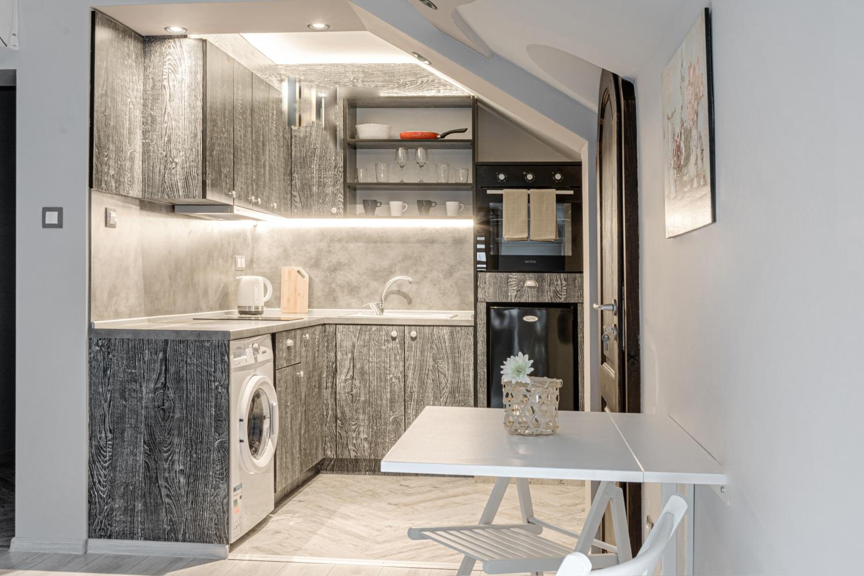 Two-Bedroom Apartment - Photo 9