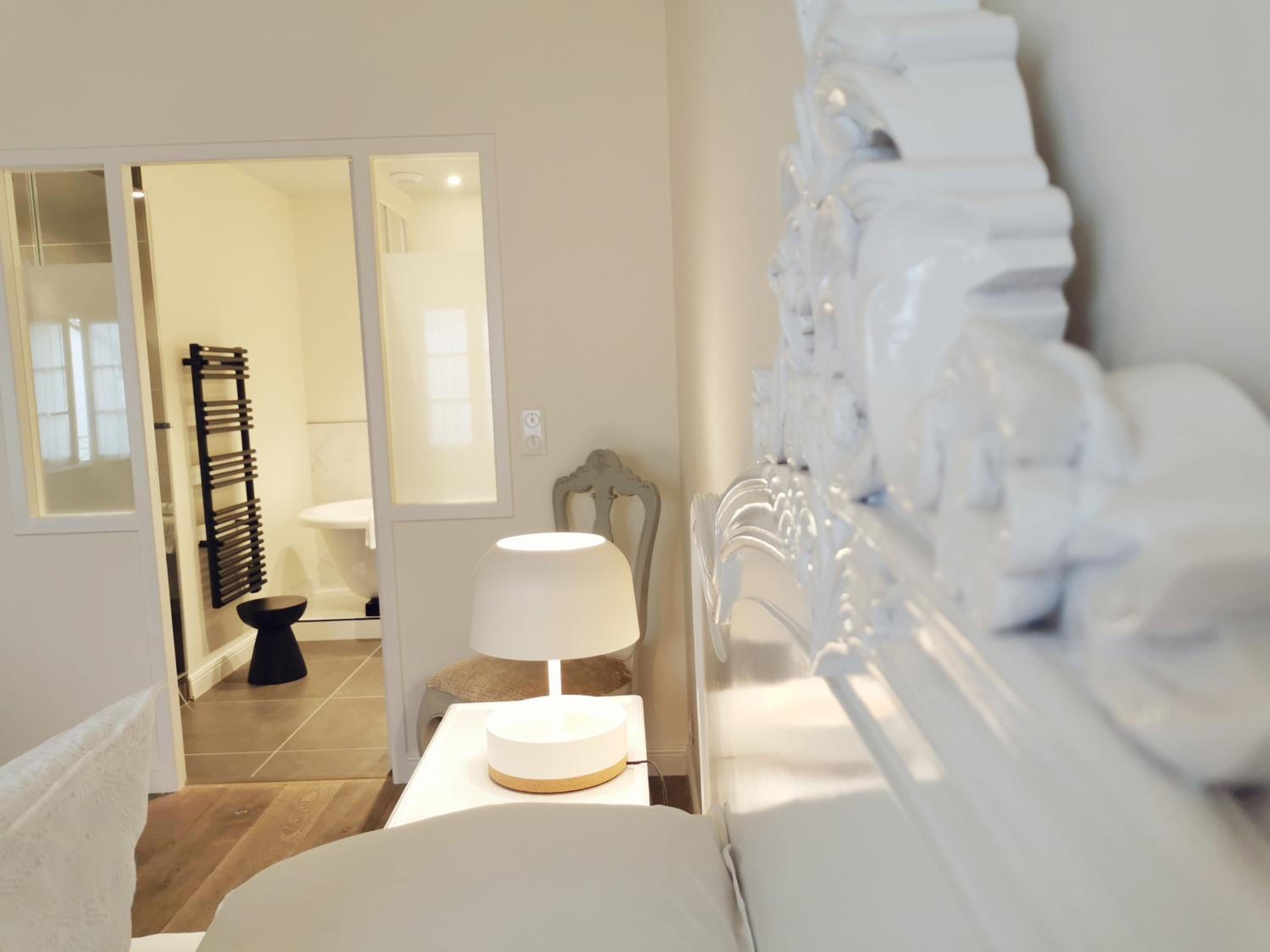 Deluxe Suite - Photo 7