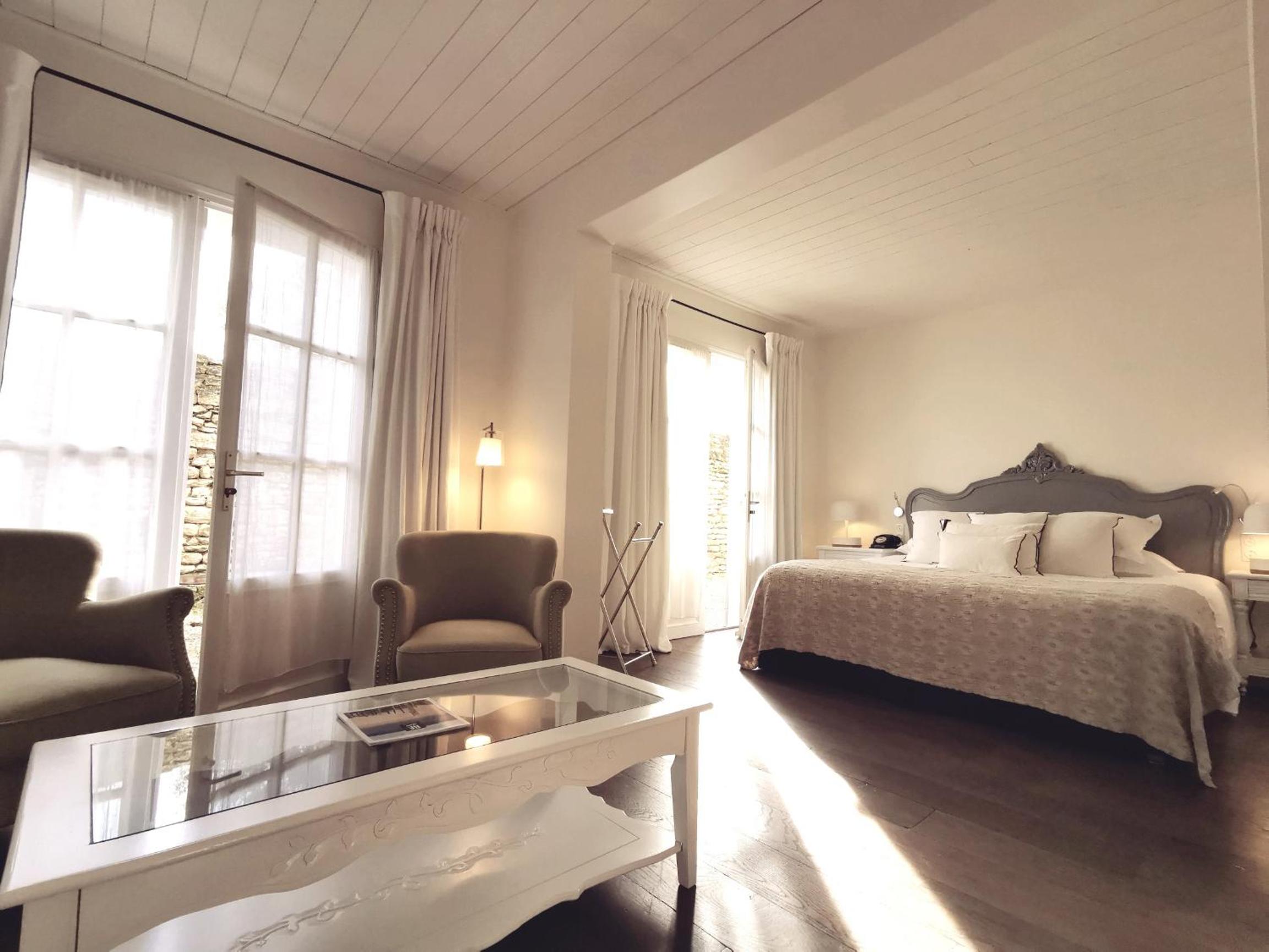 Deluxe Suite - Photo 2
