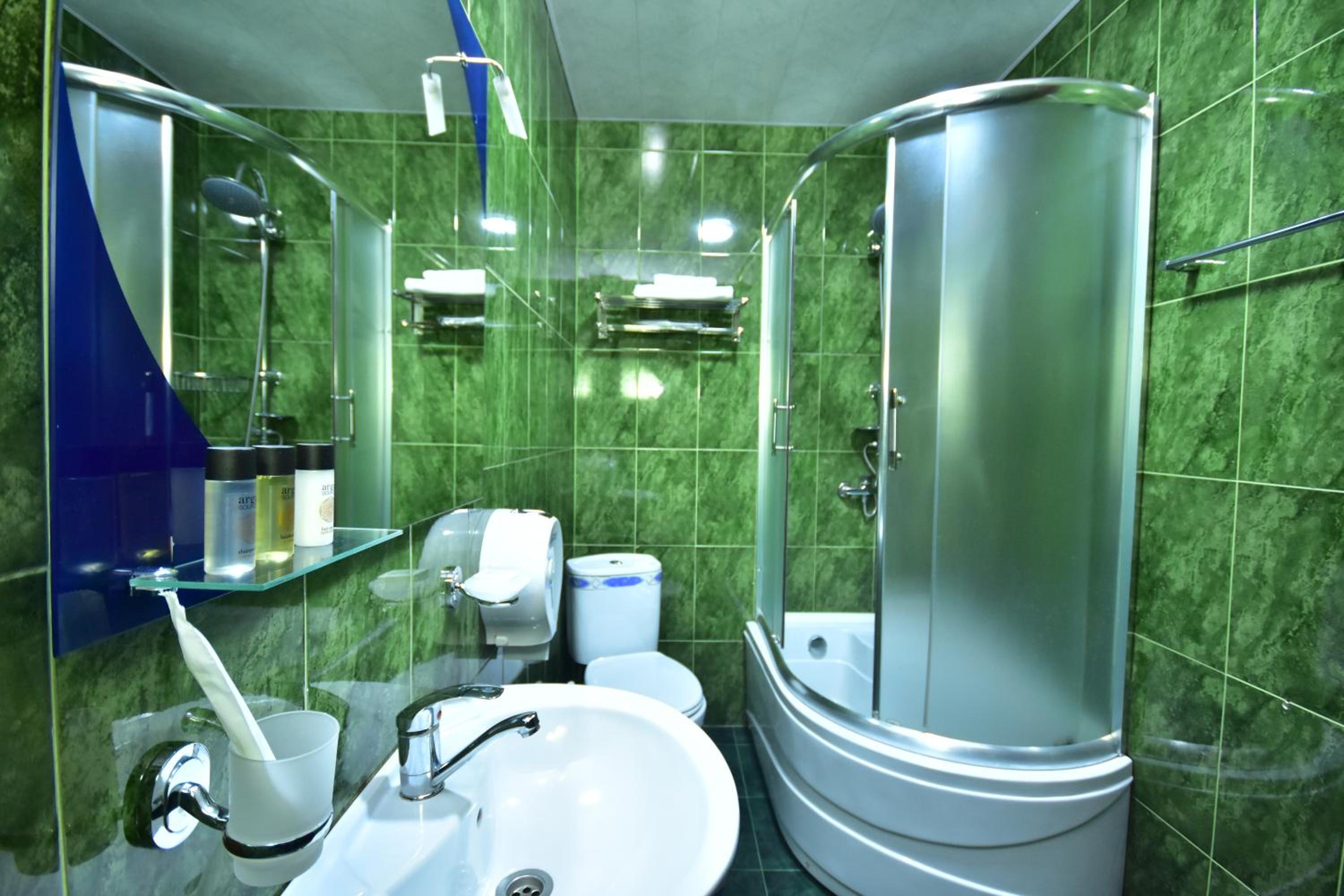Standard Twin Room - Photo 3