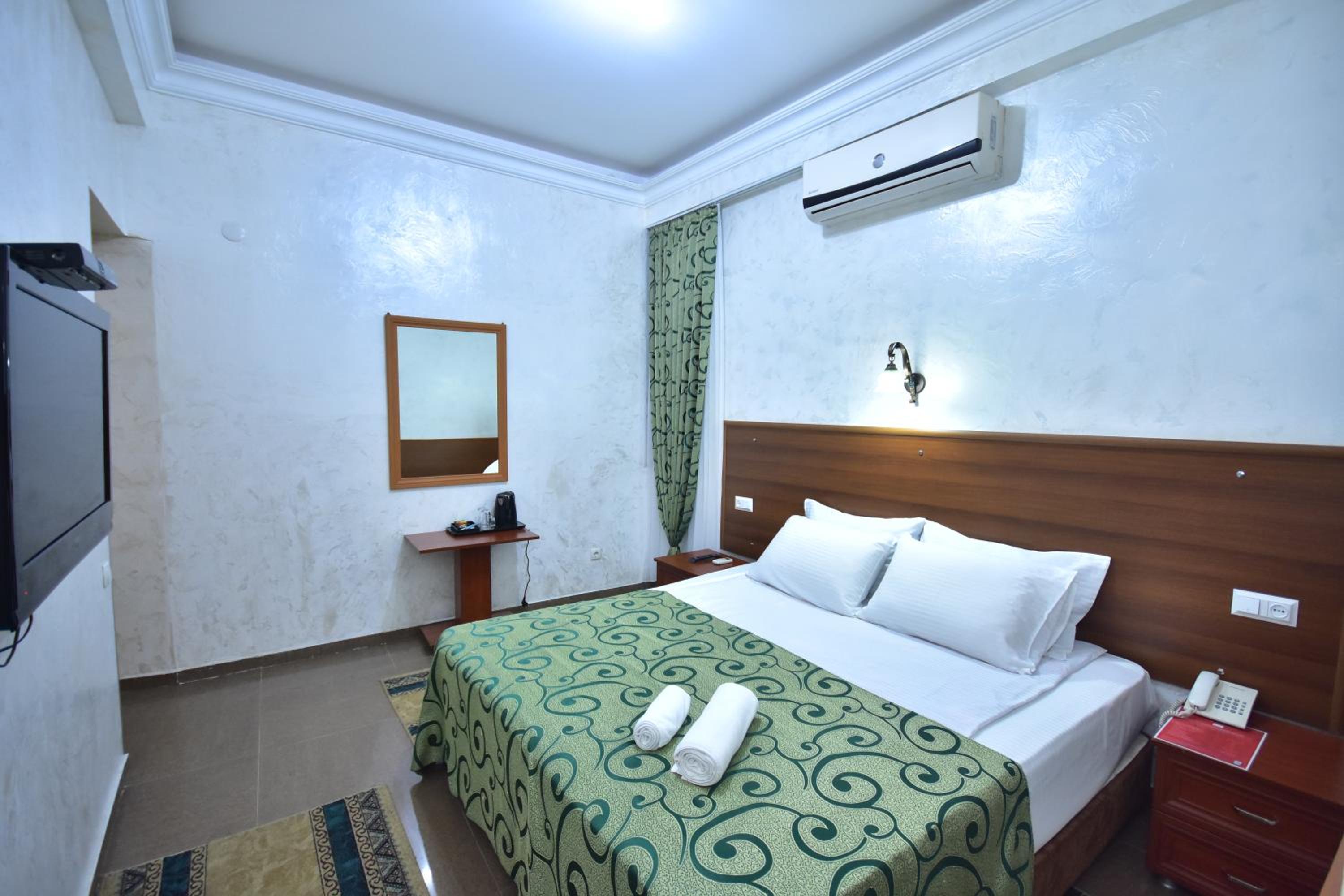 Standard Twin Room - Photo 2