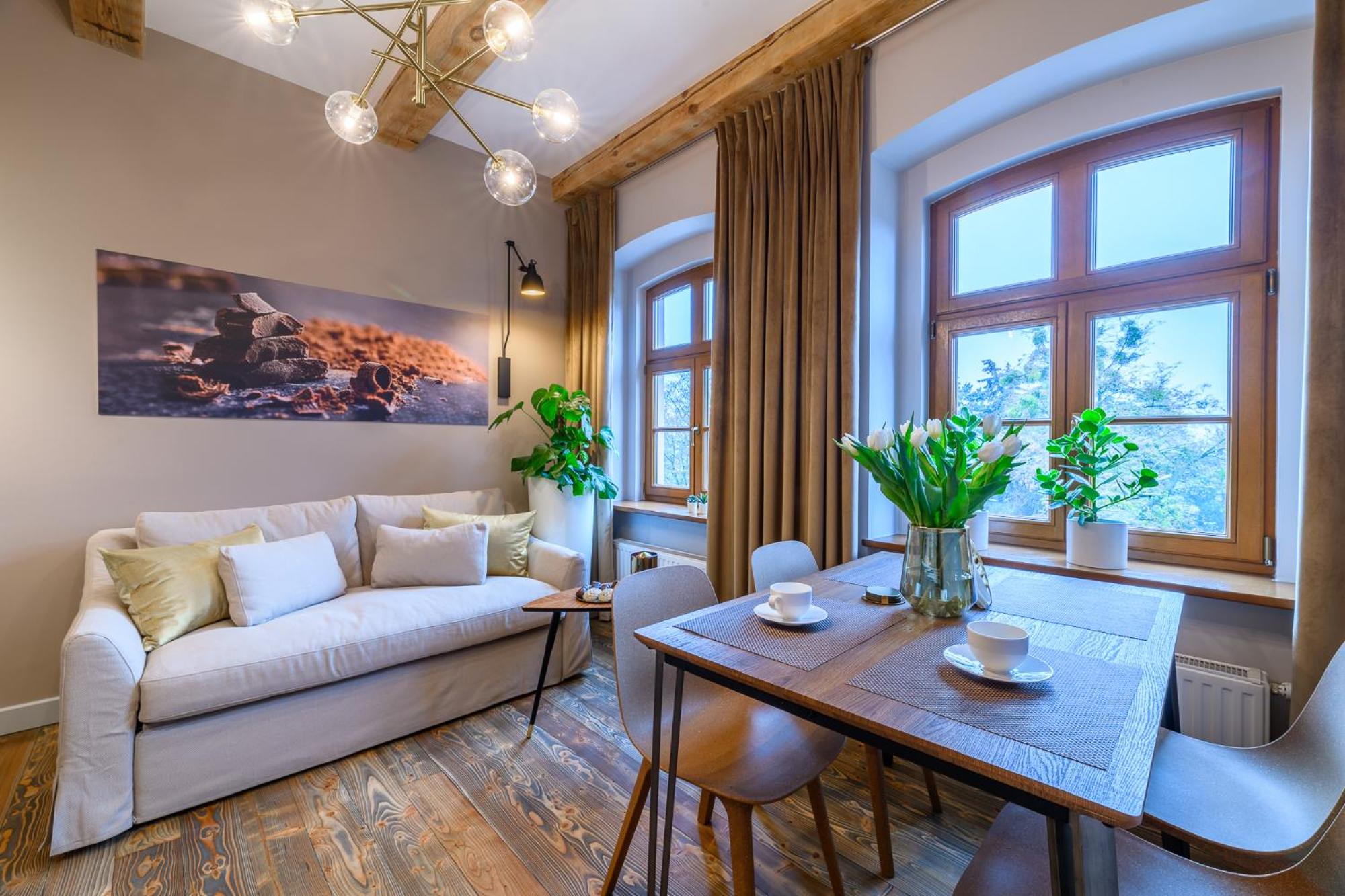 One-Bedroom Apartment - Photo 3