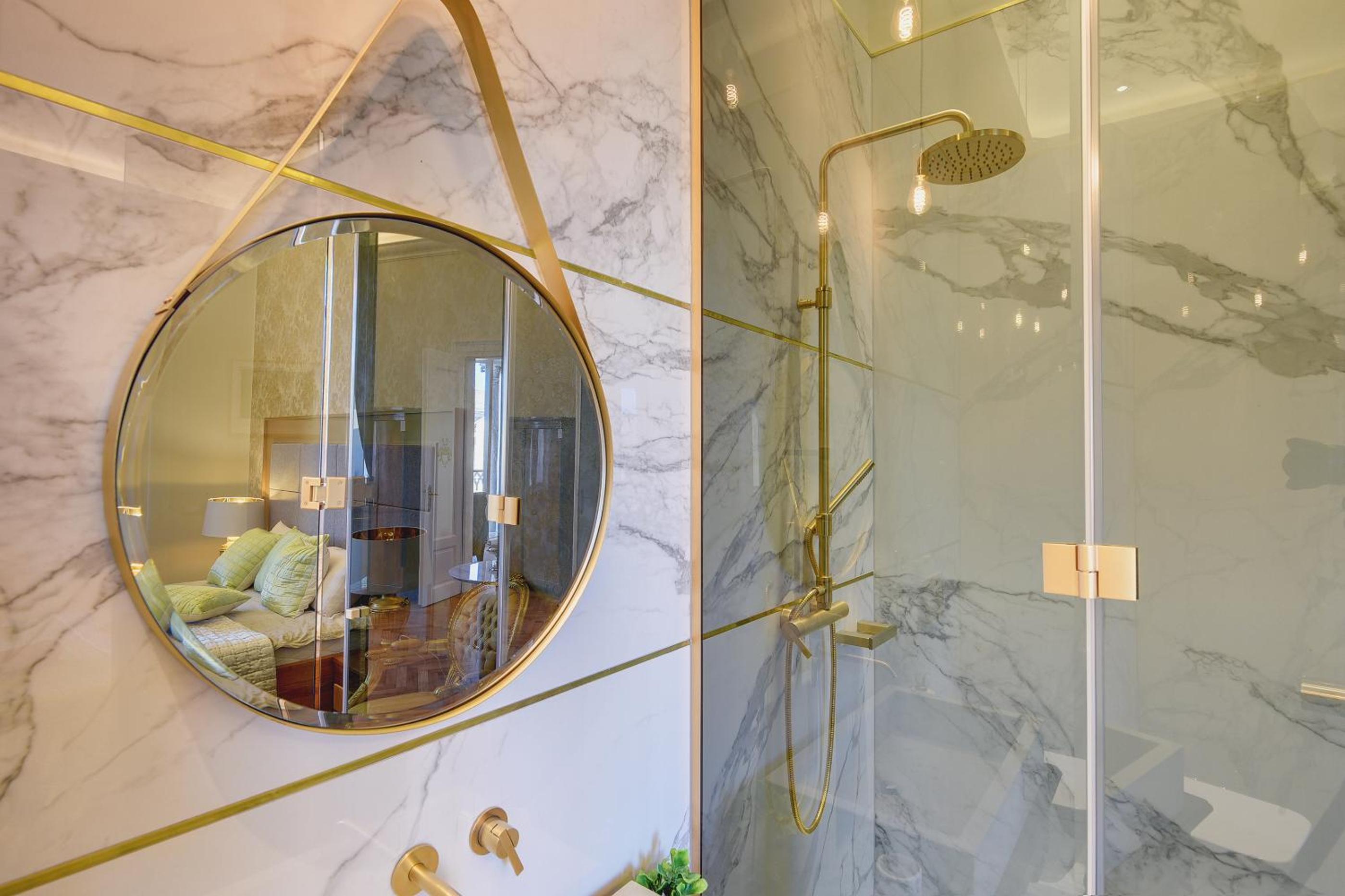 Luxury Apartment - Photo 36