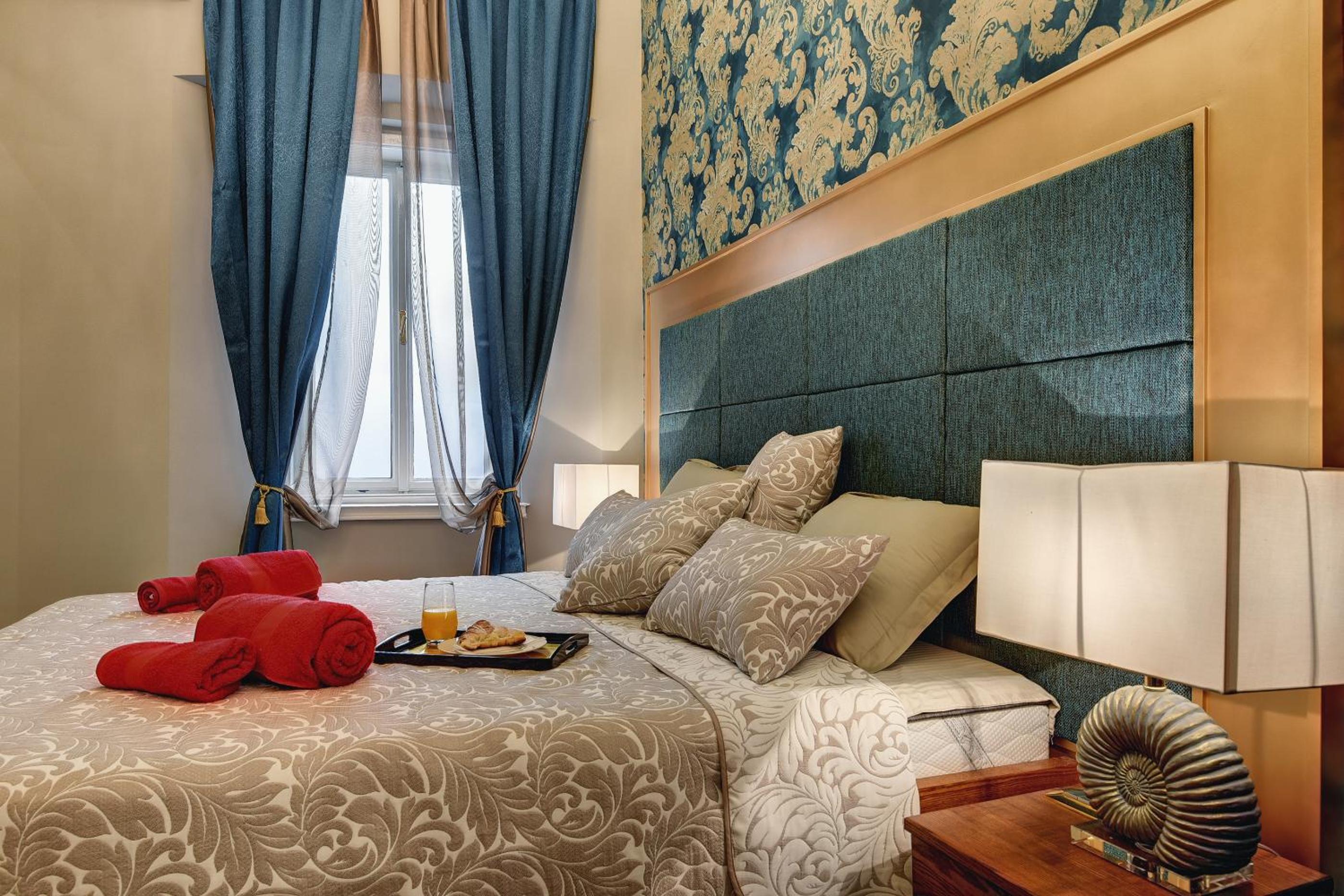 Luxury Apartment - Photo 35