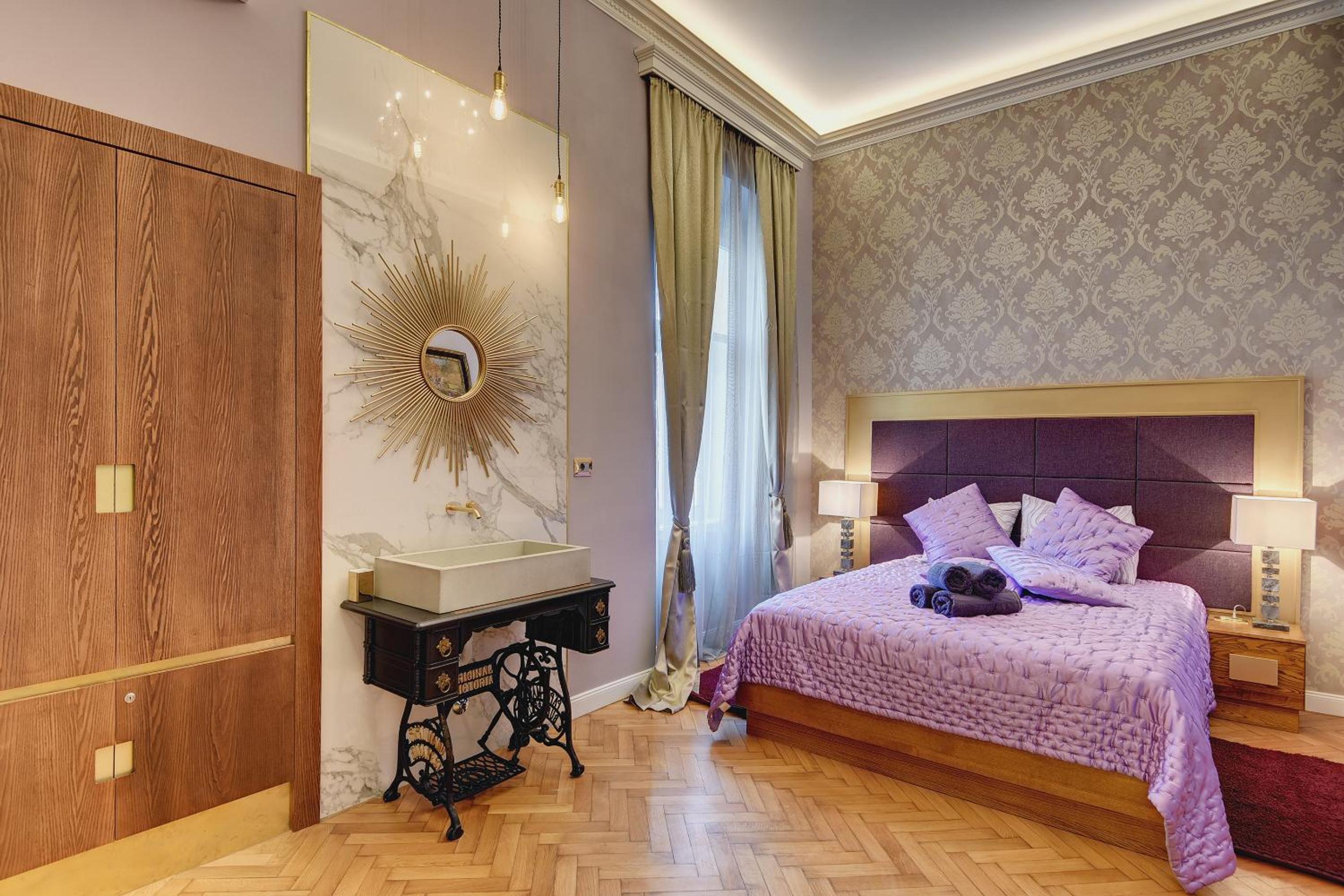 Luxury Apartment - Photo 42
