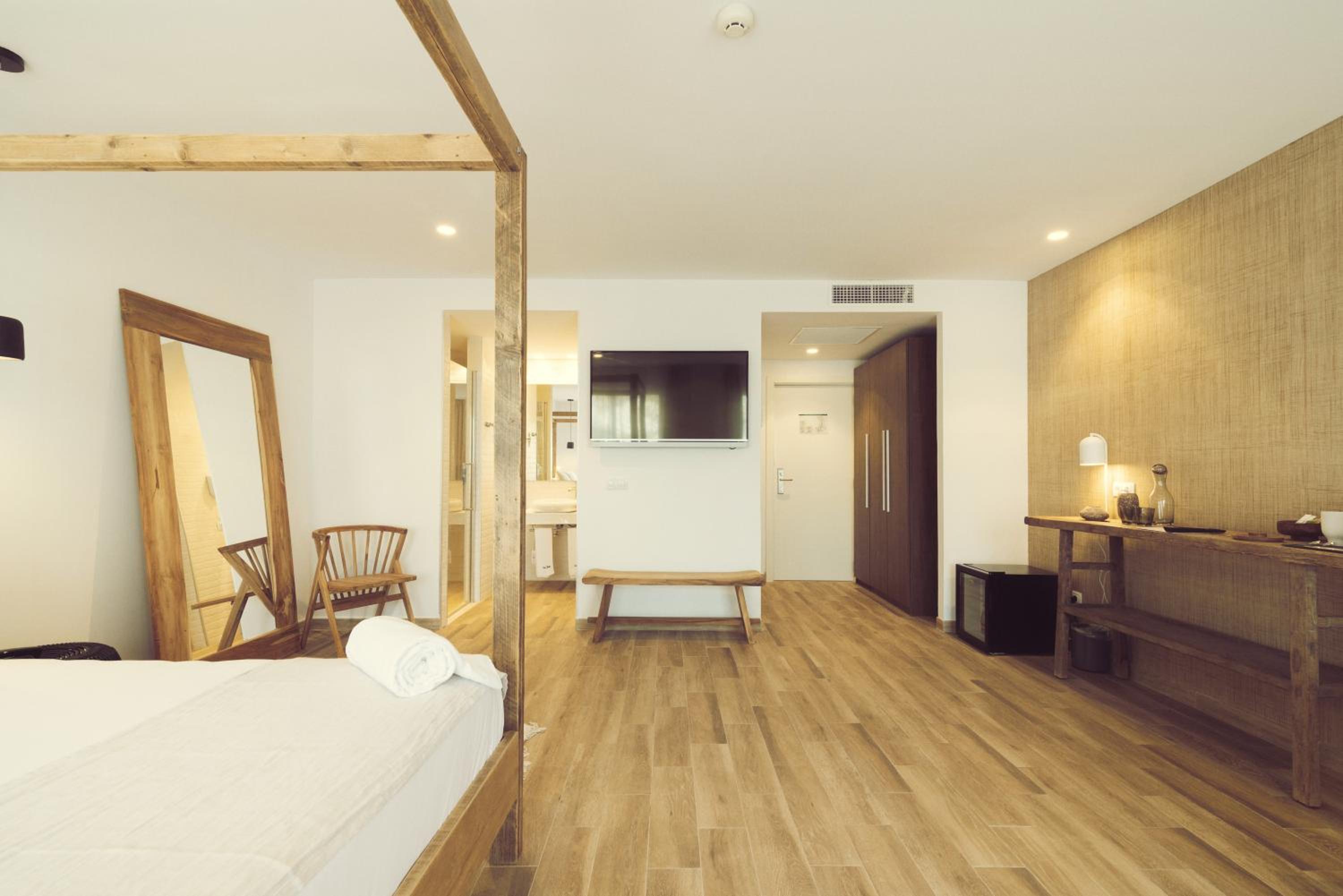 Junior Suite with Sea View - Photo 8