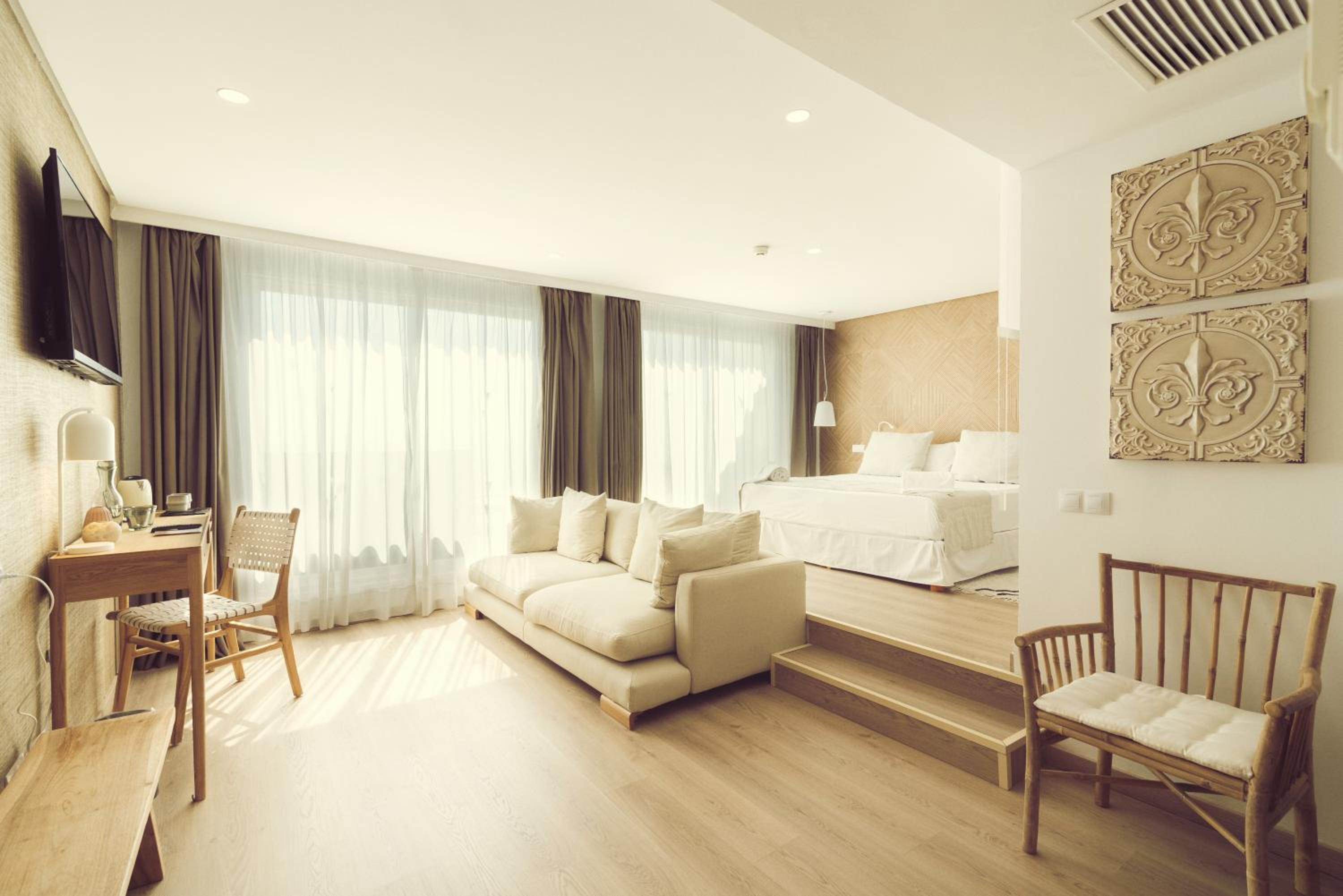 Junior Suite with Sea View - Photo 9