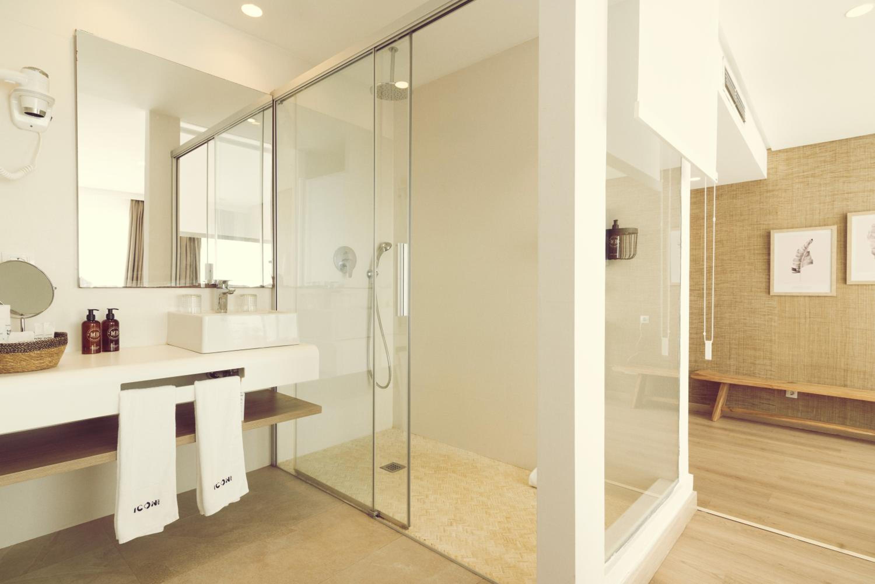 Junior Suite with Sea View - Photo 6
