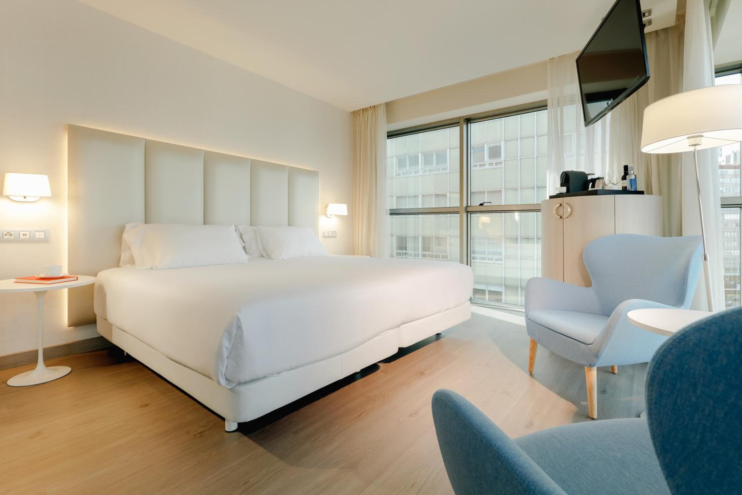 Deluxe Room - Photo 1