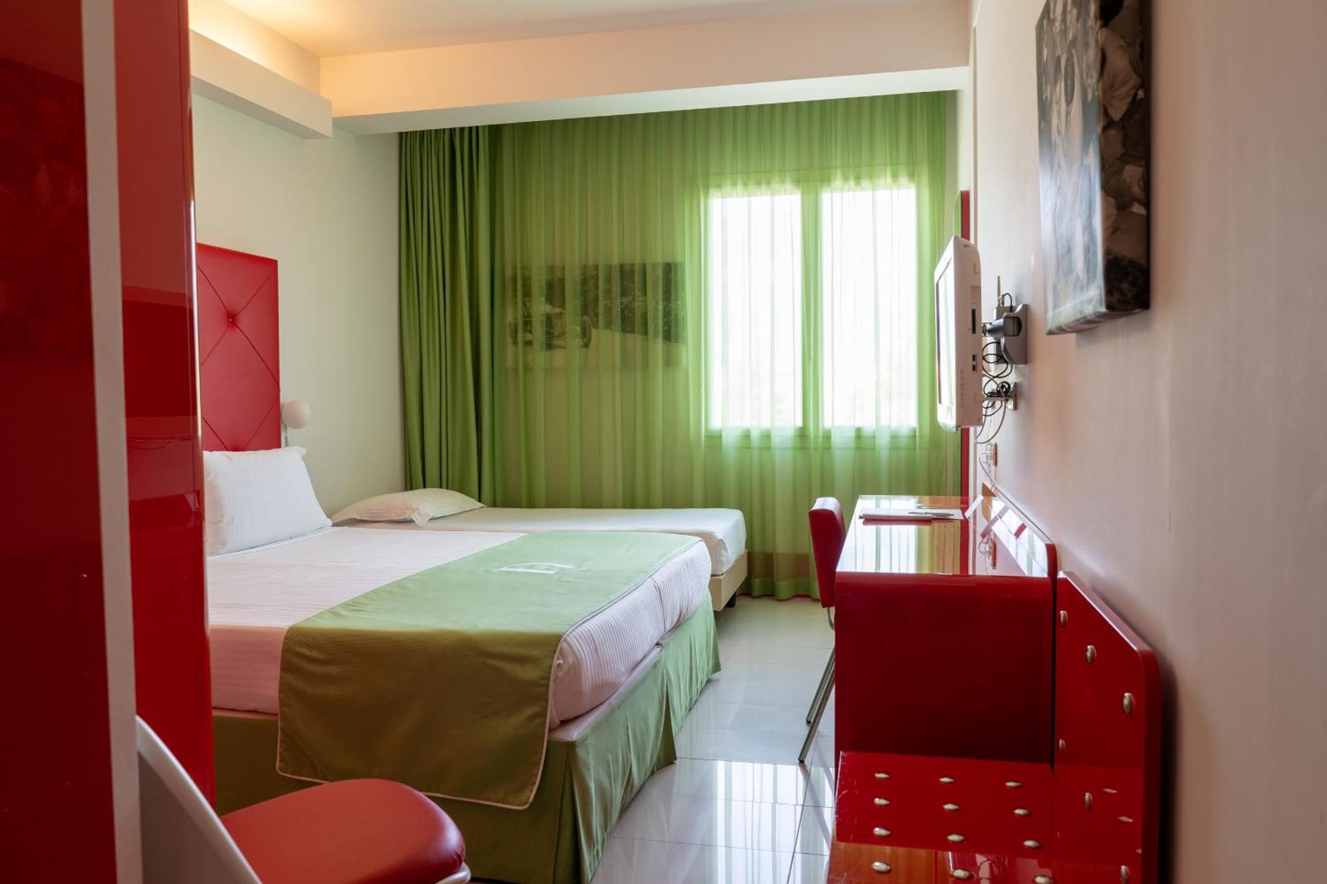 Classic Triple Room - Photo 1