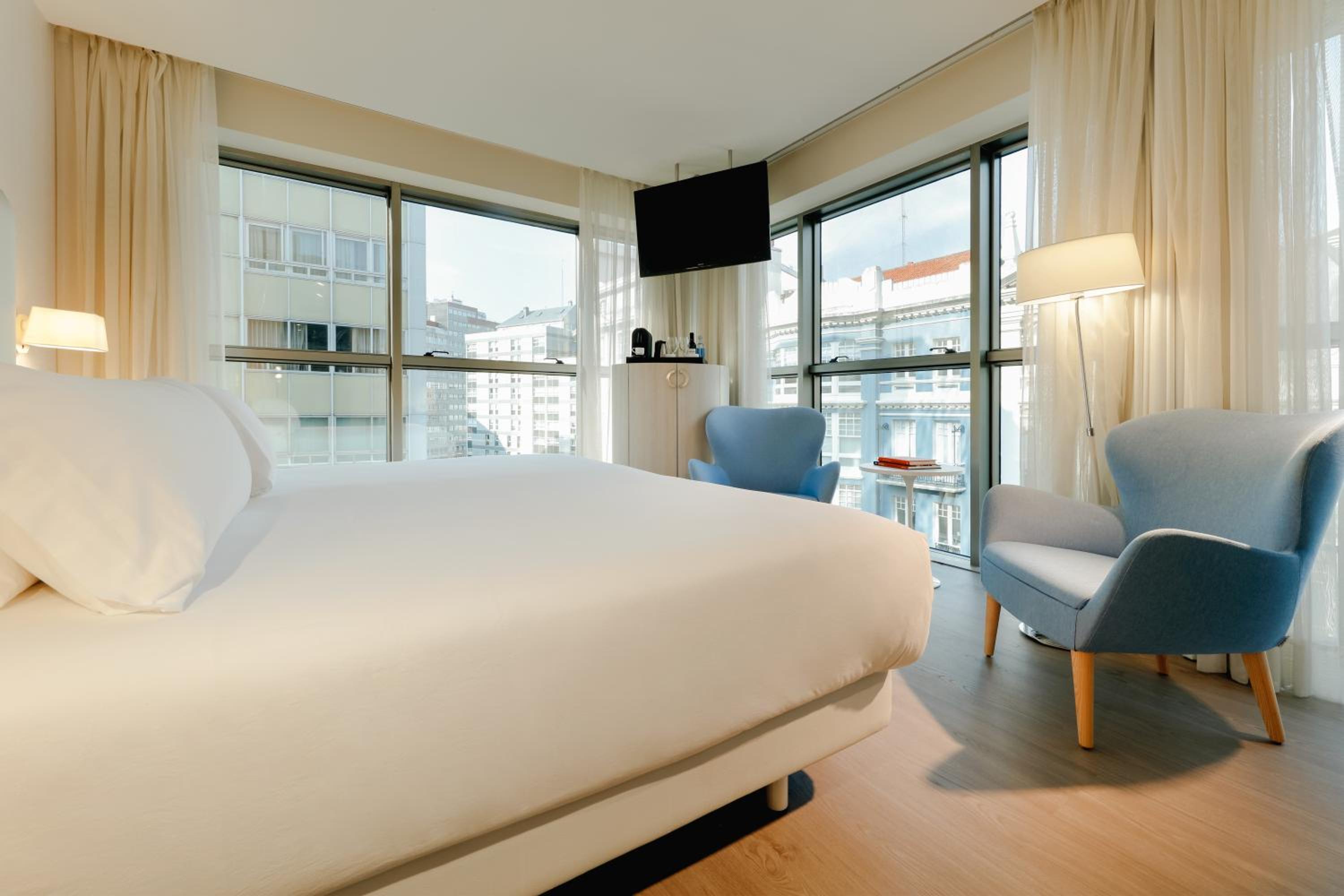 Deluxe Room - Photo 7