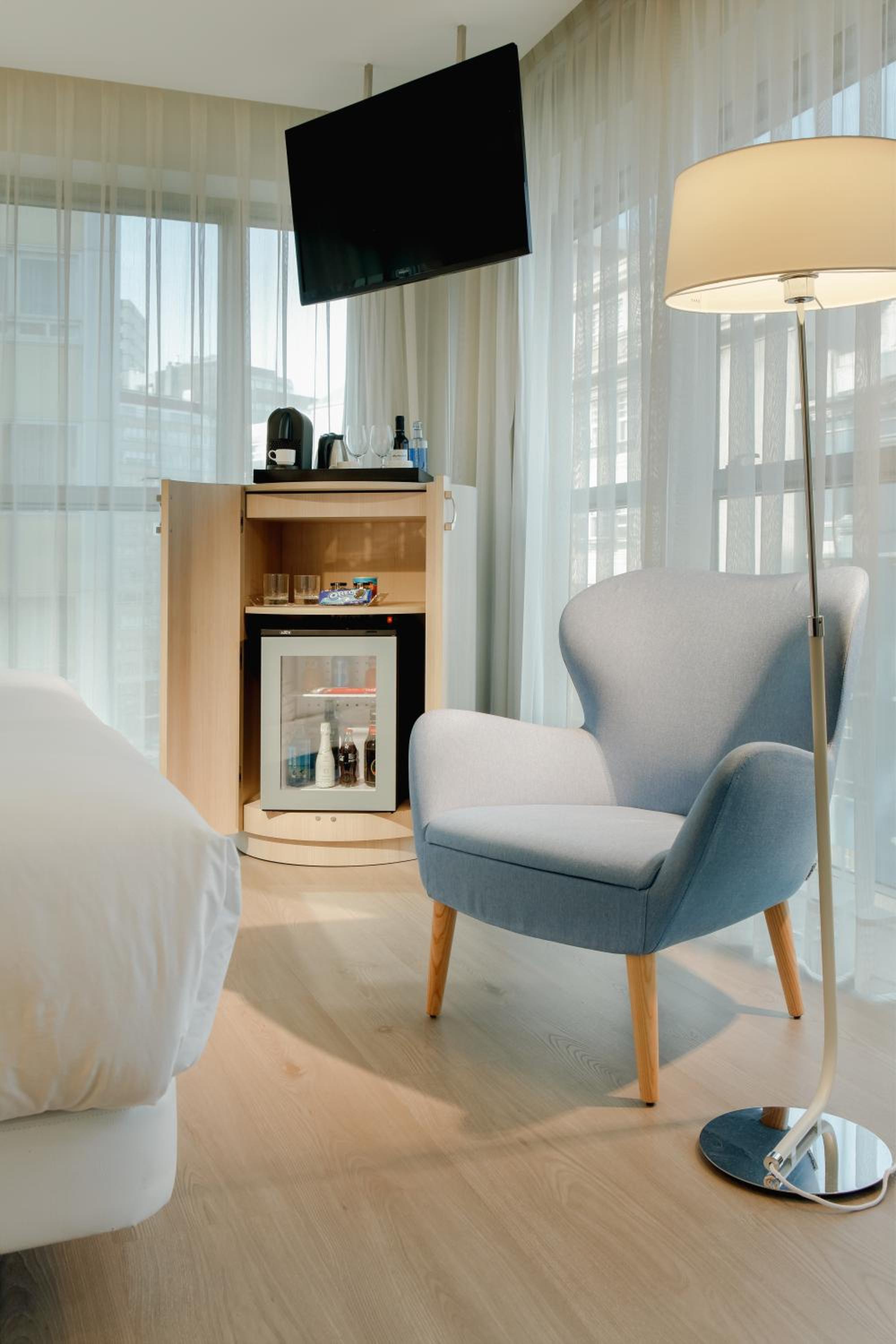 Deluxe Room - Photo 5