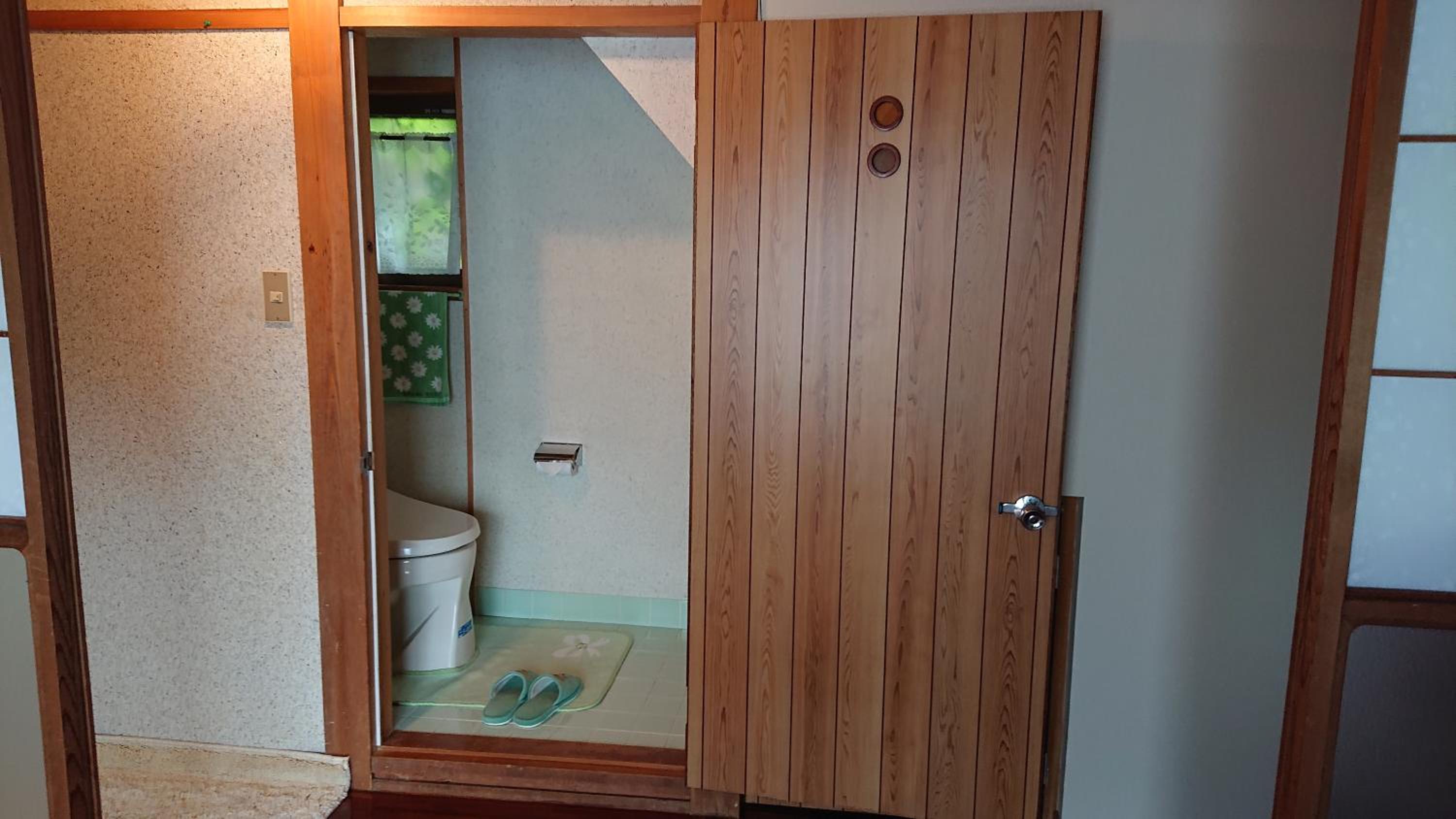 Family Room with Bath - Photo 3
