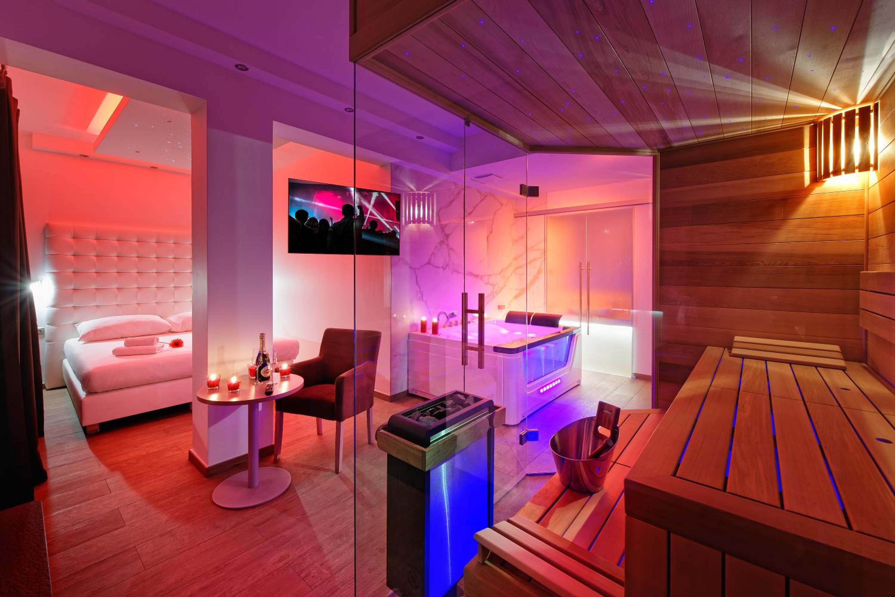 Wellness Room with Private Sauna and Jacuzzi