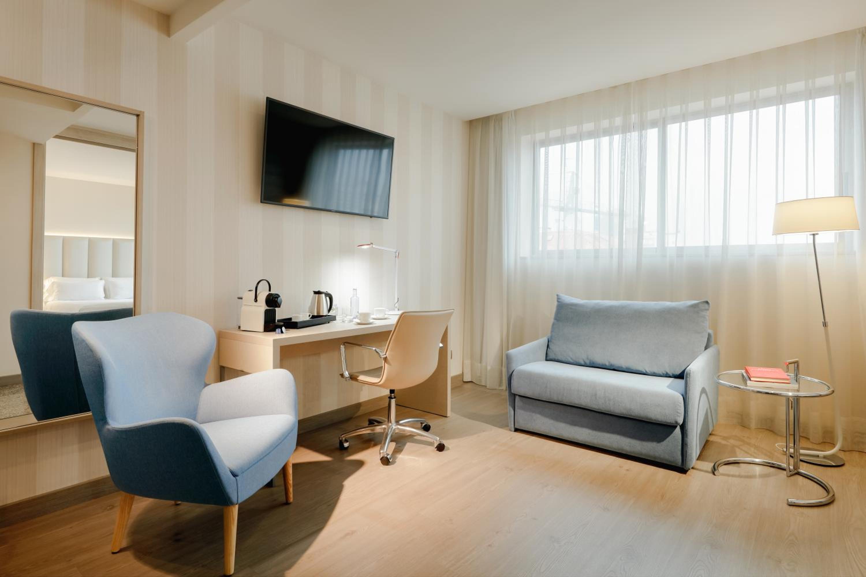 Junior Suite with Terrace - Photo 8