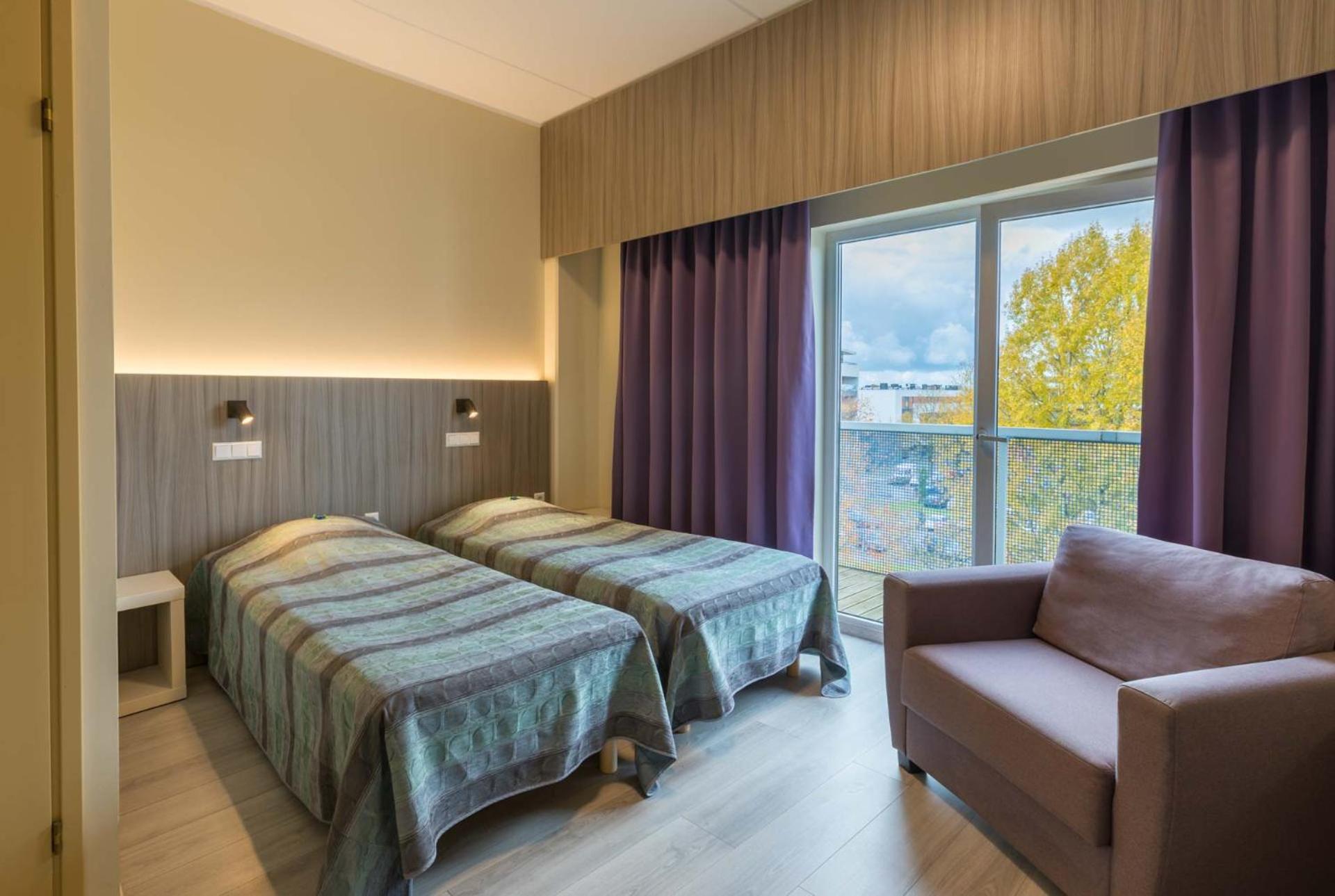 Superior Twin with balcony & Spa access - Photo 13