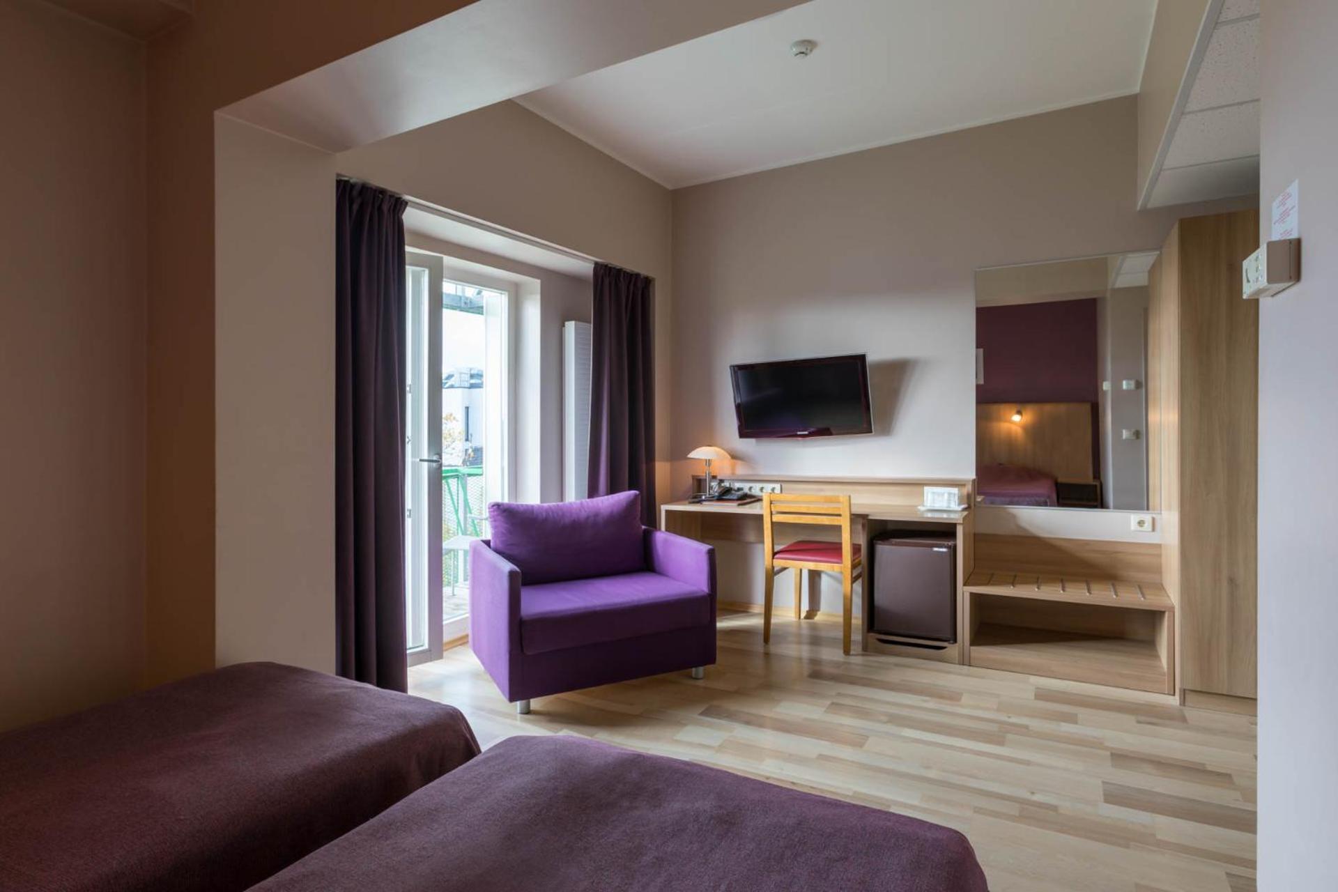 Superior Twin with balcony & Spa access - Photo 9