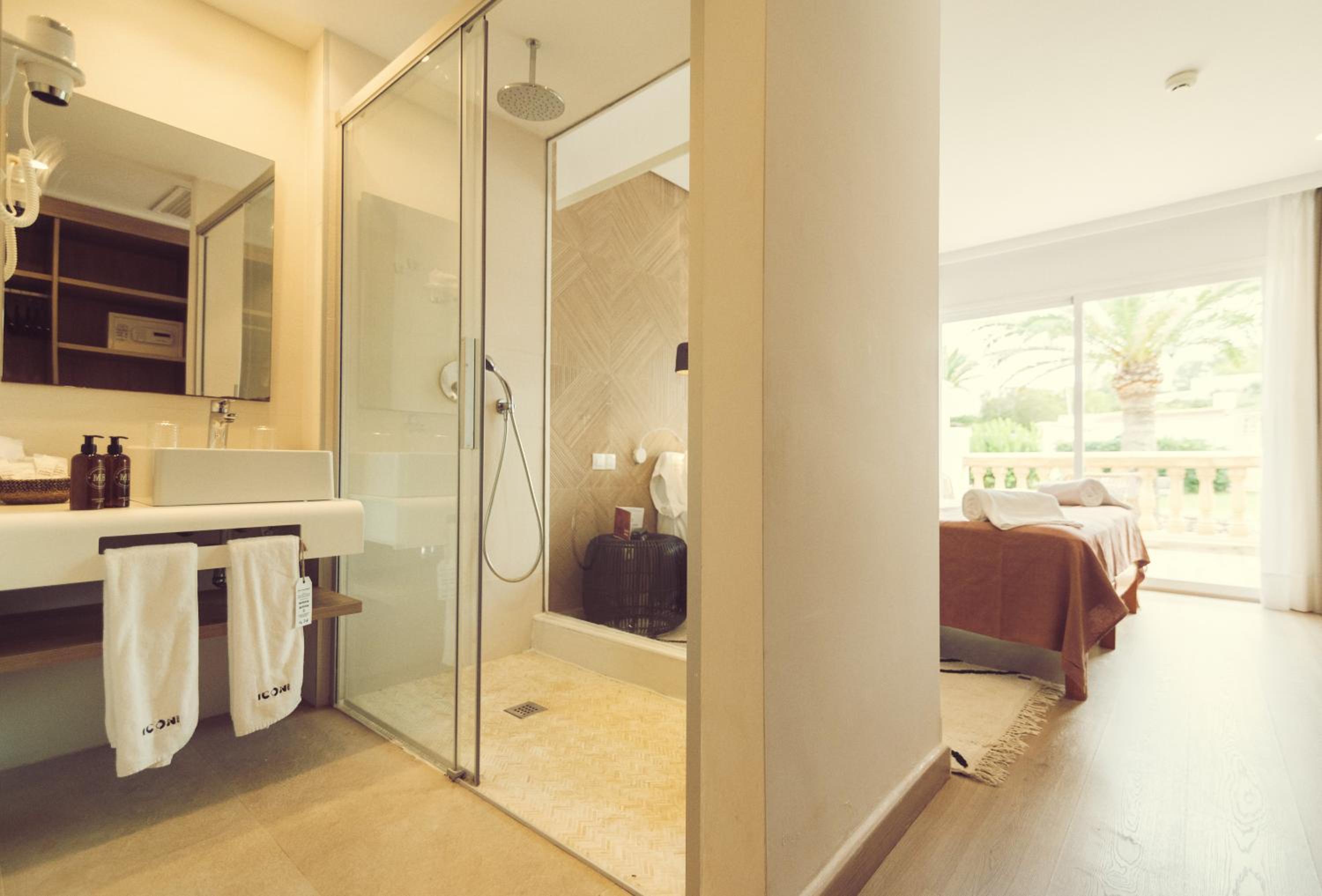 Double Room - Photo 13