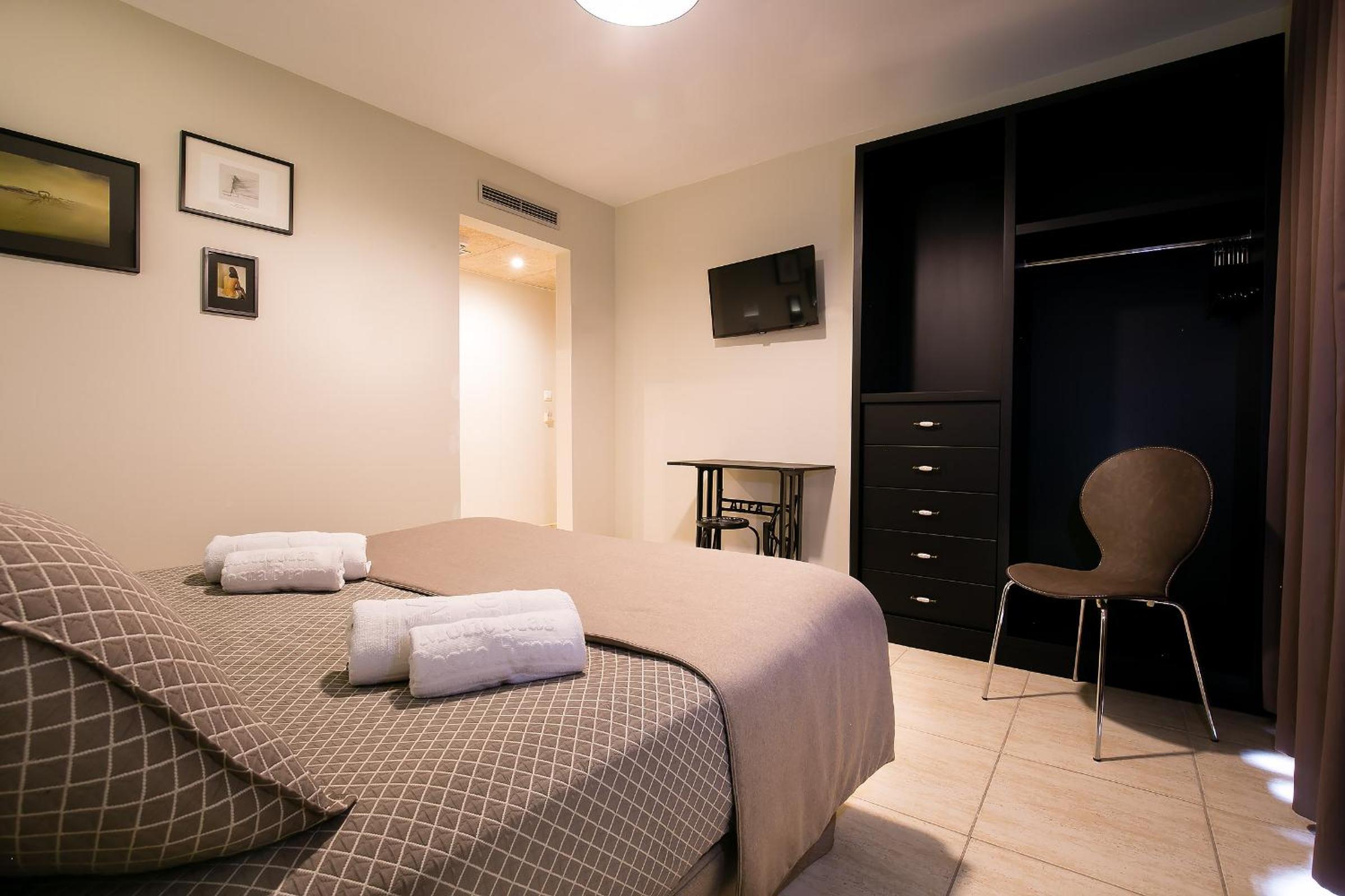 Double or Twin Room photo 3