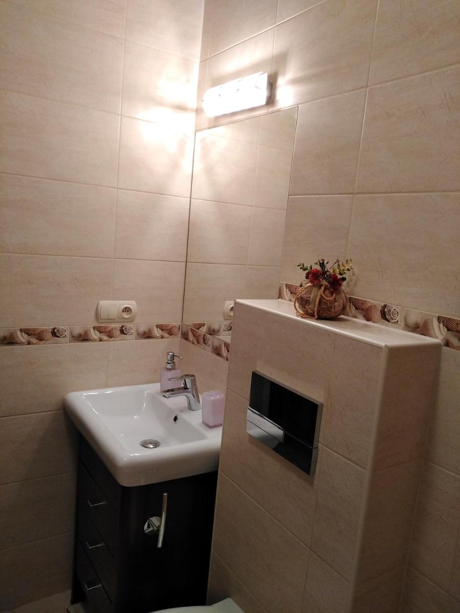 One-Bedroom Apartment - Photo 5